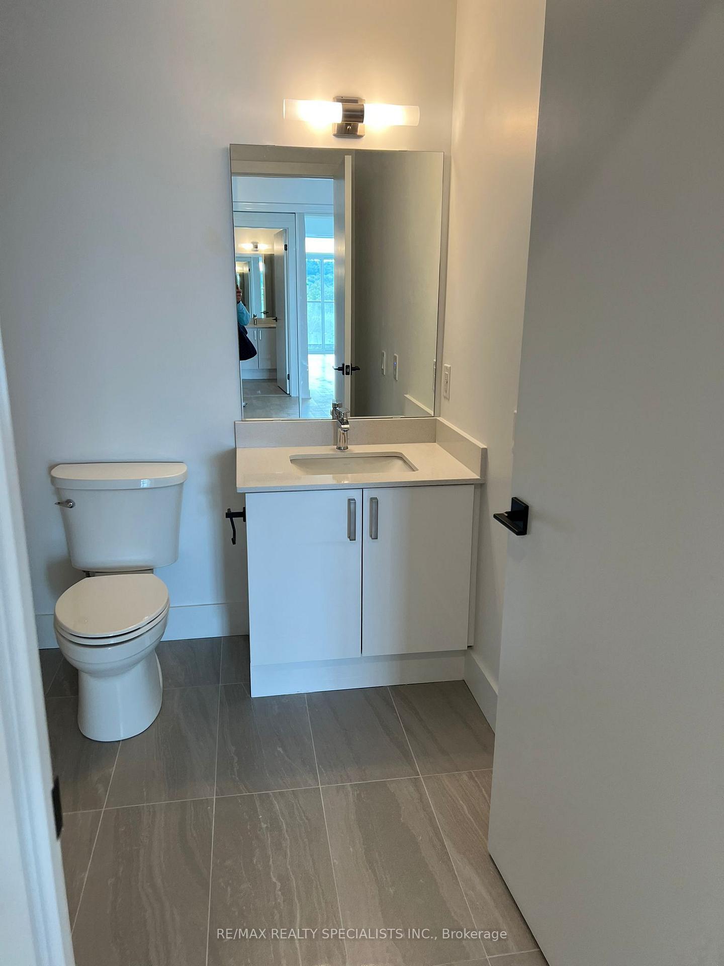 Photo 15 of Unit 702, 2782 Barton Street E, Hamilton, Riverdale — HOMEH