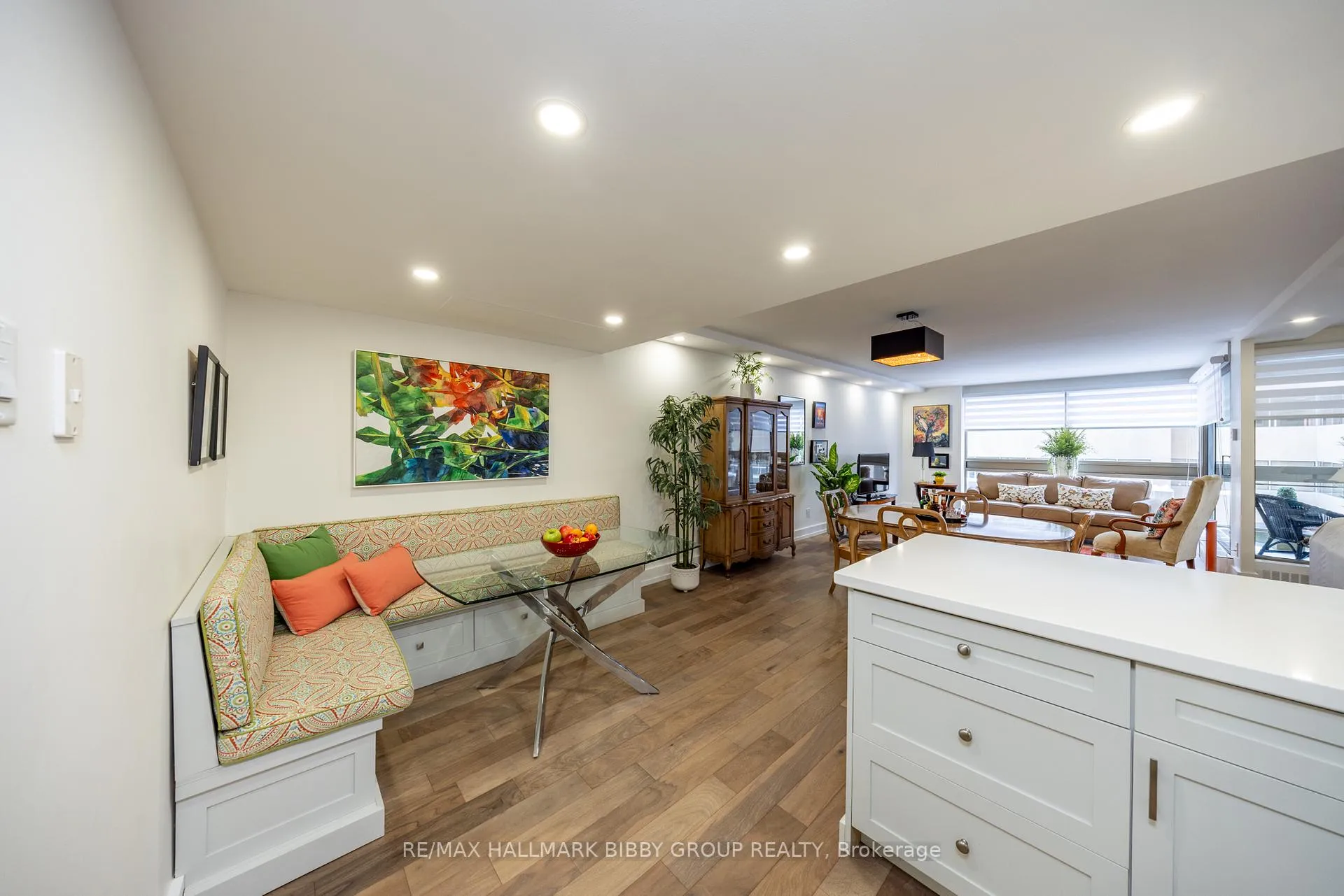 Photo 19 of Unit 605, 61 St Clair Avenue W, Toronto, Yonge-St. Clair — HOMEH