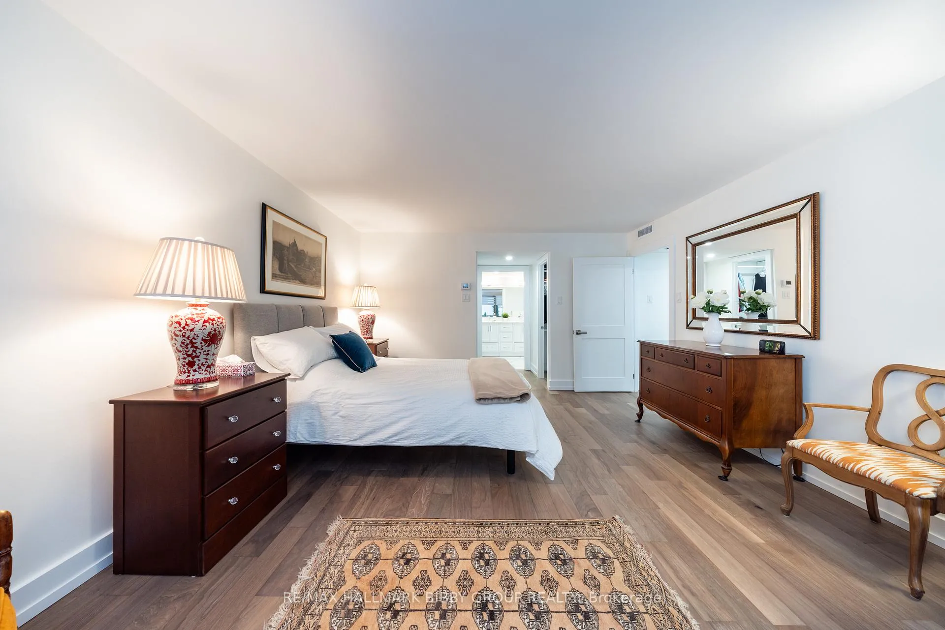 Photo 21 of Unit 605, 61 St Clair Avenue W, Toronto, Yonge-St. Clair — HOMEH