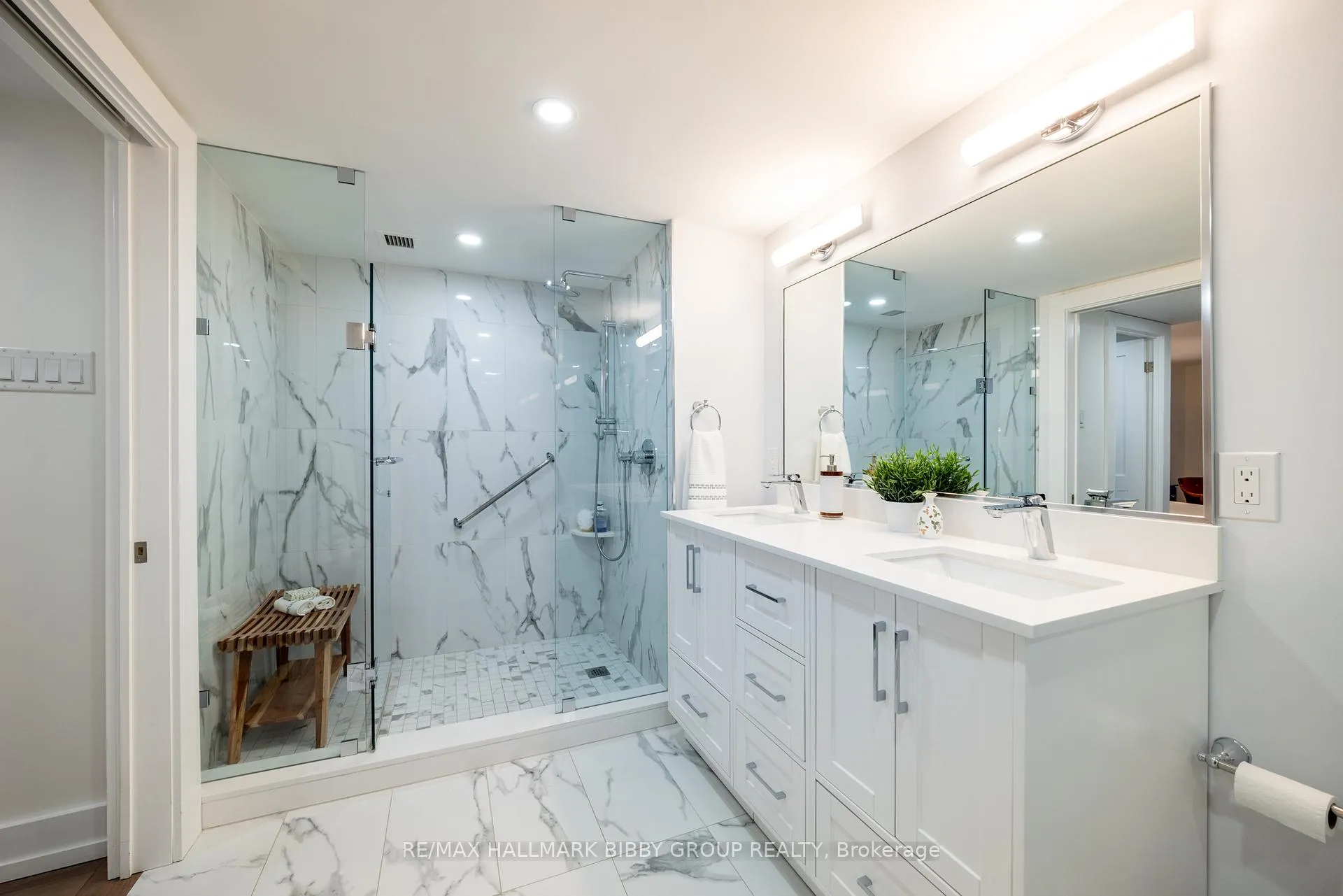 Photo 26 of Unit 605, 61 St Clair Avenue W, Toronto, Yonge-St. Clair — HOMEH