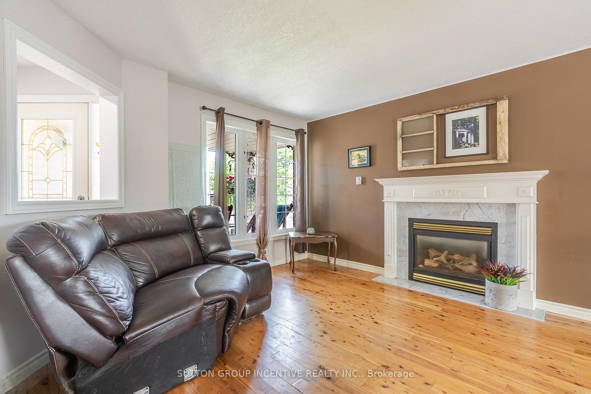 Photo 15 of 17 Shaina Court, Barrie, Painswick South — HOMEH