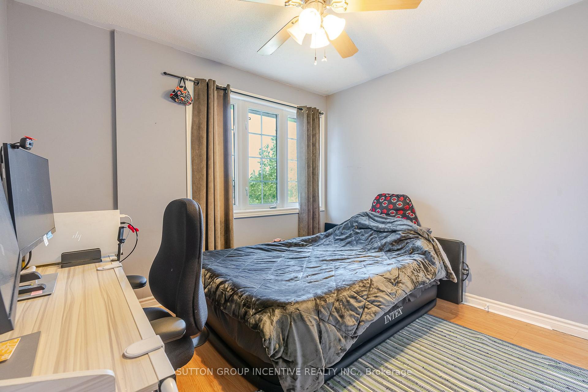 Photo 24 of 17 Shaina Court, Barrie, Painswick South — HOMEH