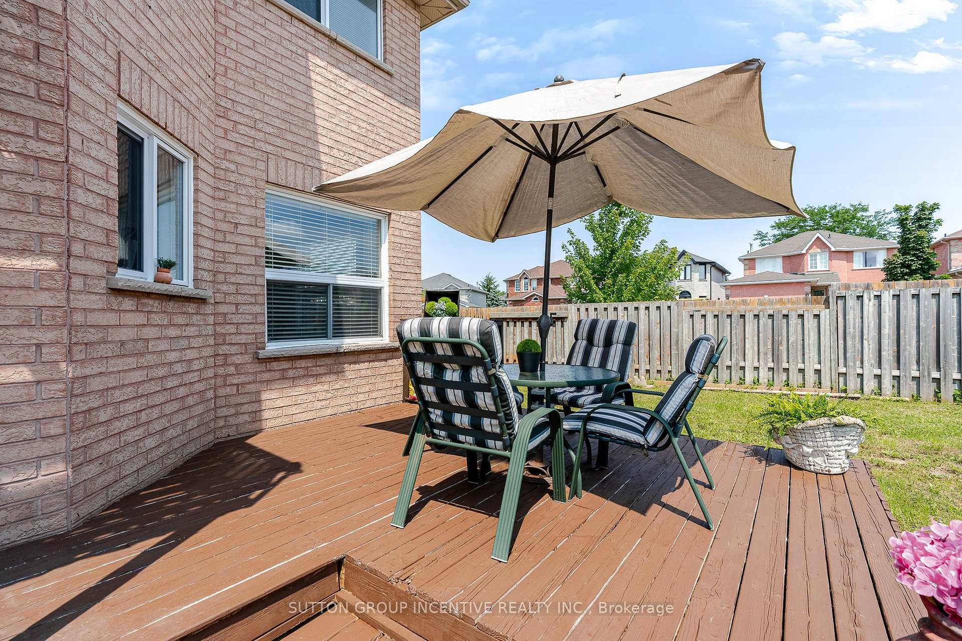 Photo 32 of 17 Shaina Court, Barrie, Painswick South — HOMEH