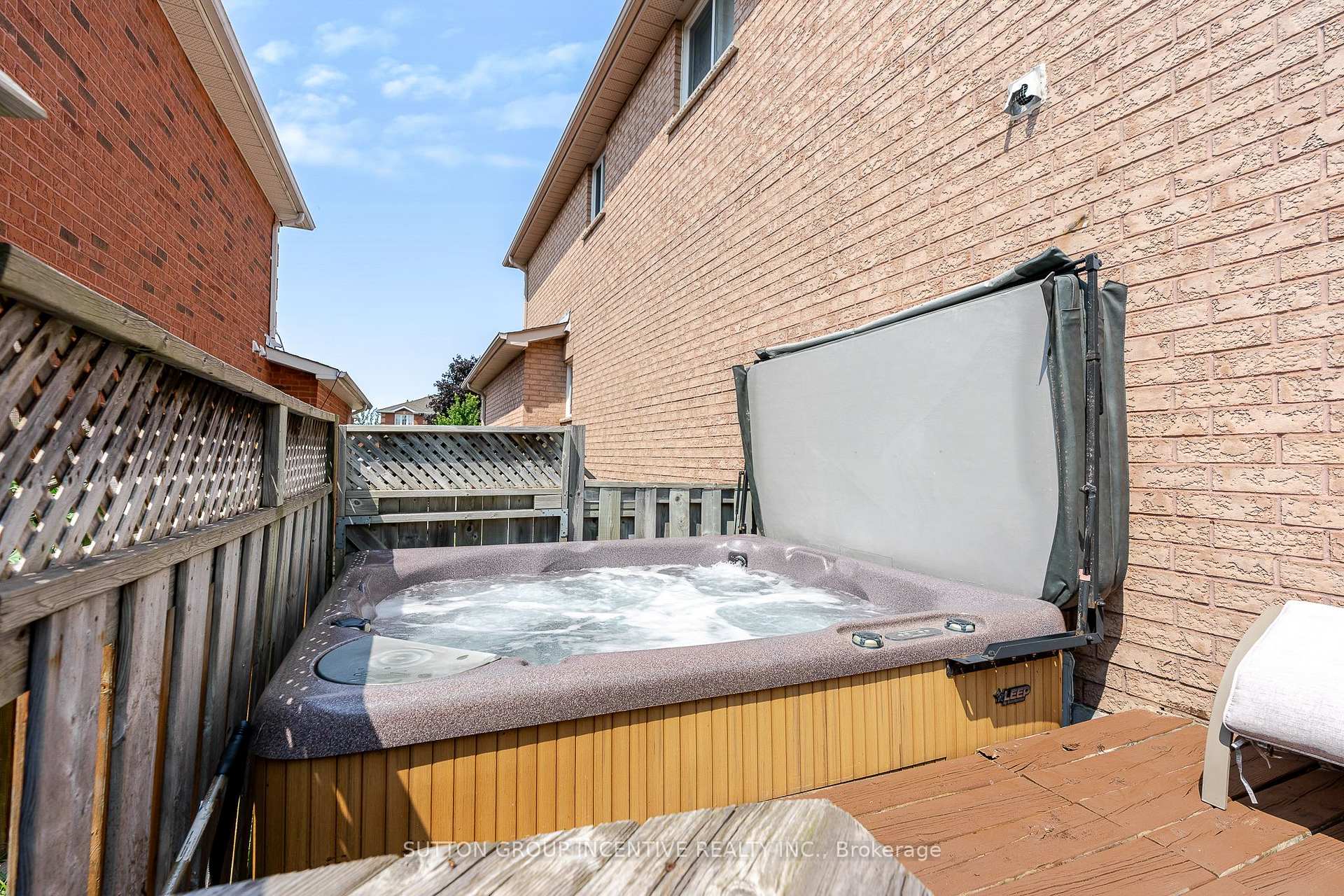 Photo 33 of 17 Shaina Court, Barrie, Painswick South — HOMEH