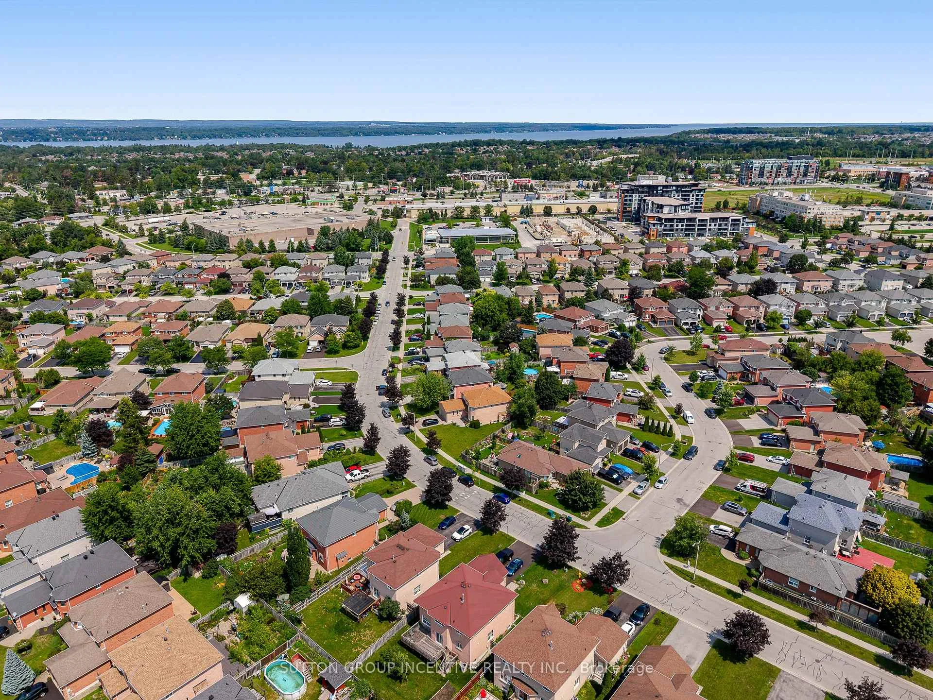 Photo 37 of 17 Shaina Court, Barrie, Painswick South — HOMEH