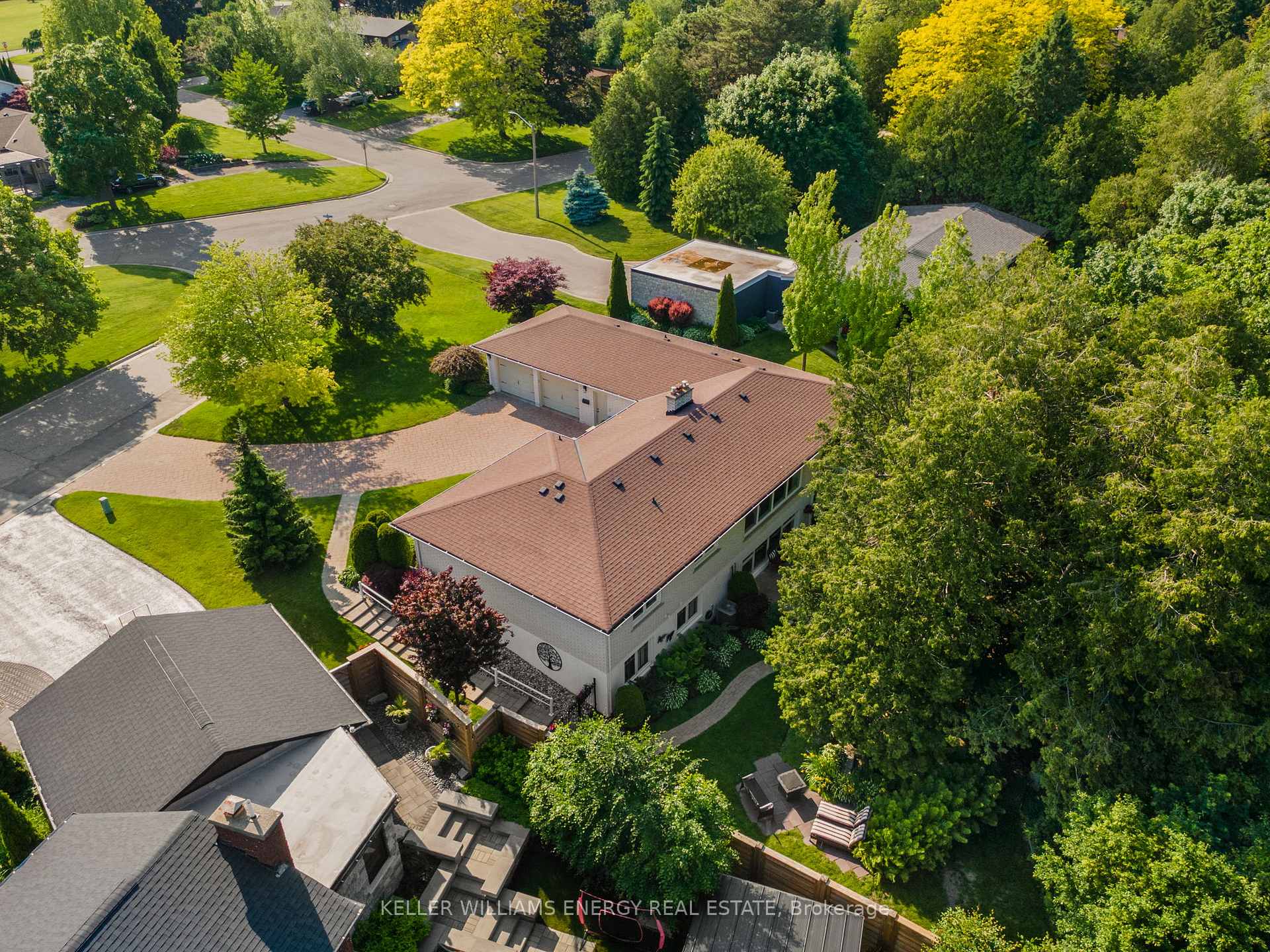 Photo 4 of 833 Glenmanor Drive, Oshawa, Northglen — HOMEH