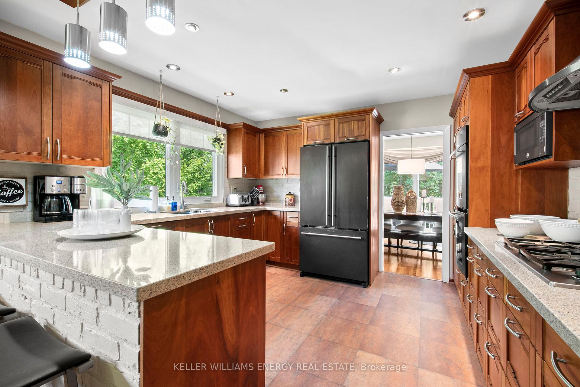 Photo 7 of 833 Glenmanor Drive, Oshawa, Northglen — HOMEH