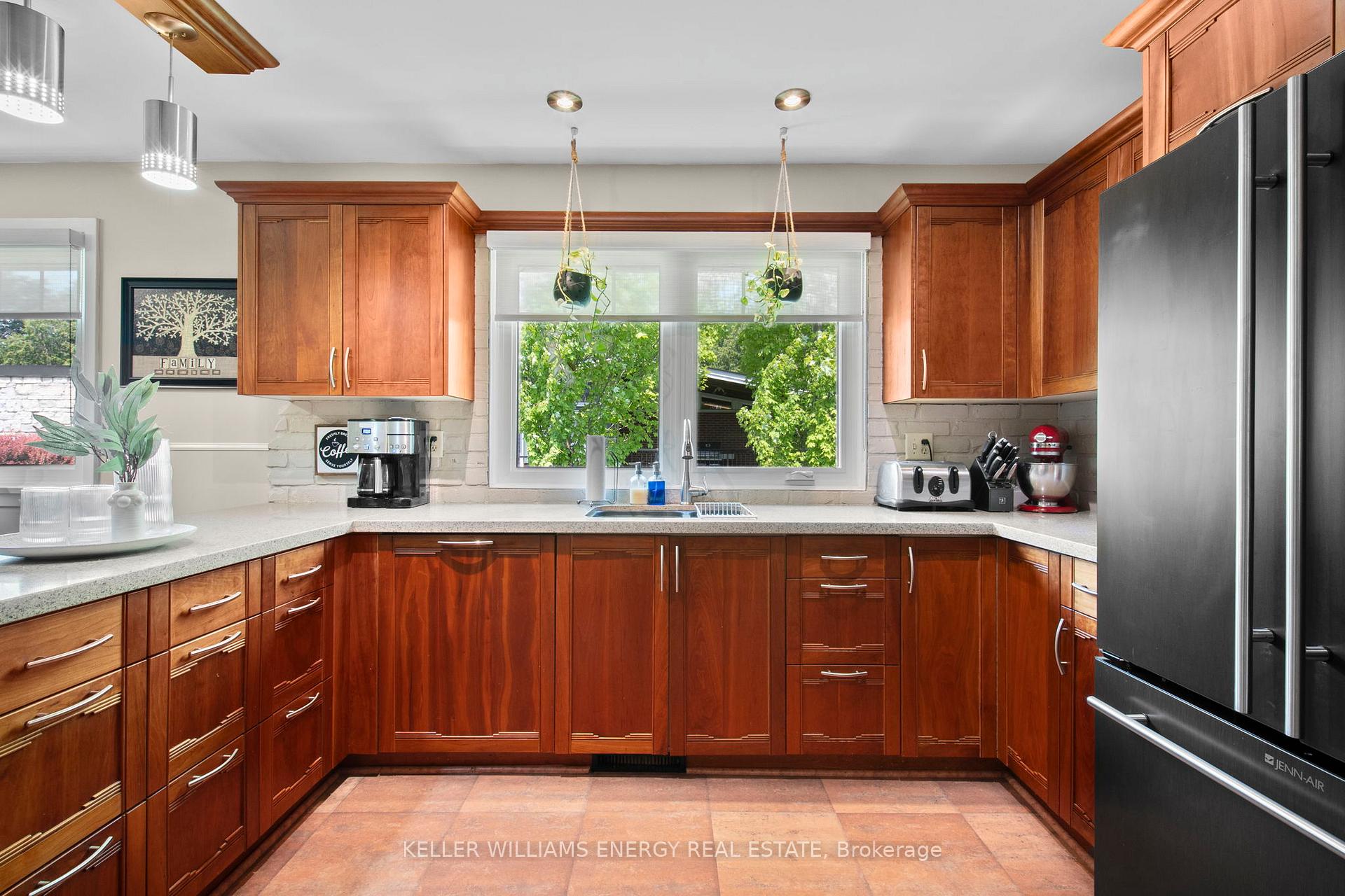 Photo 8 of 833 Glenmanor Drive, Oshawa, Northglen — HOMEH