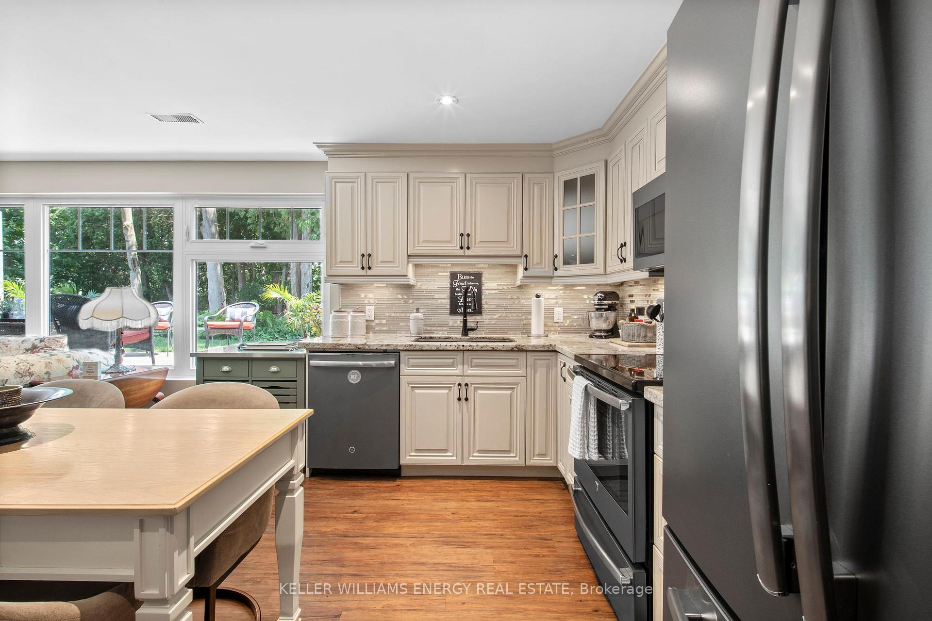 Photo 21 of 833 Glenmanor Drive, Oshawa, Northglen — HOMEH