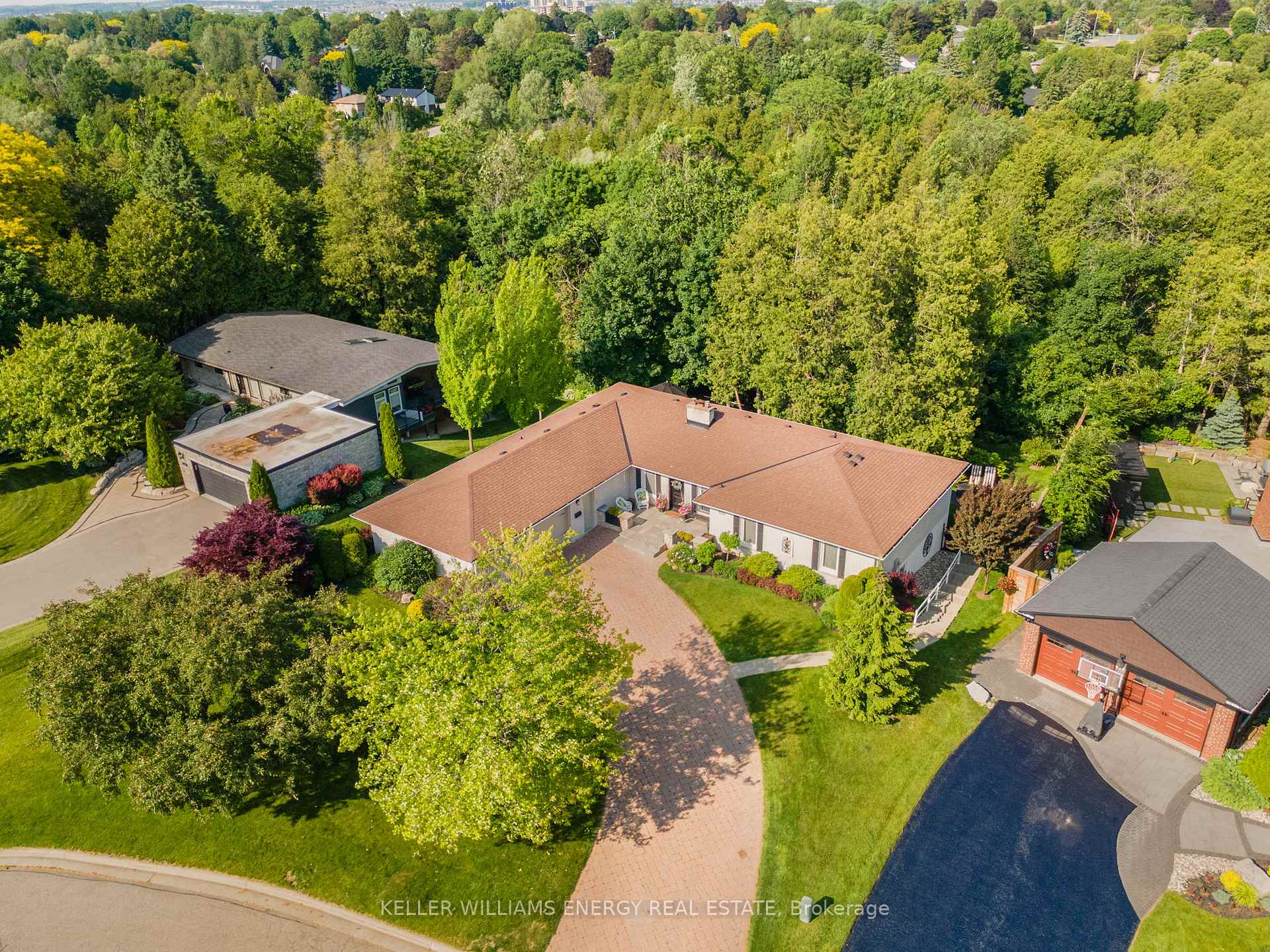 Photo 47 of 833 Glenmanor Drive, Oshawa, Northglen — HOMEH