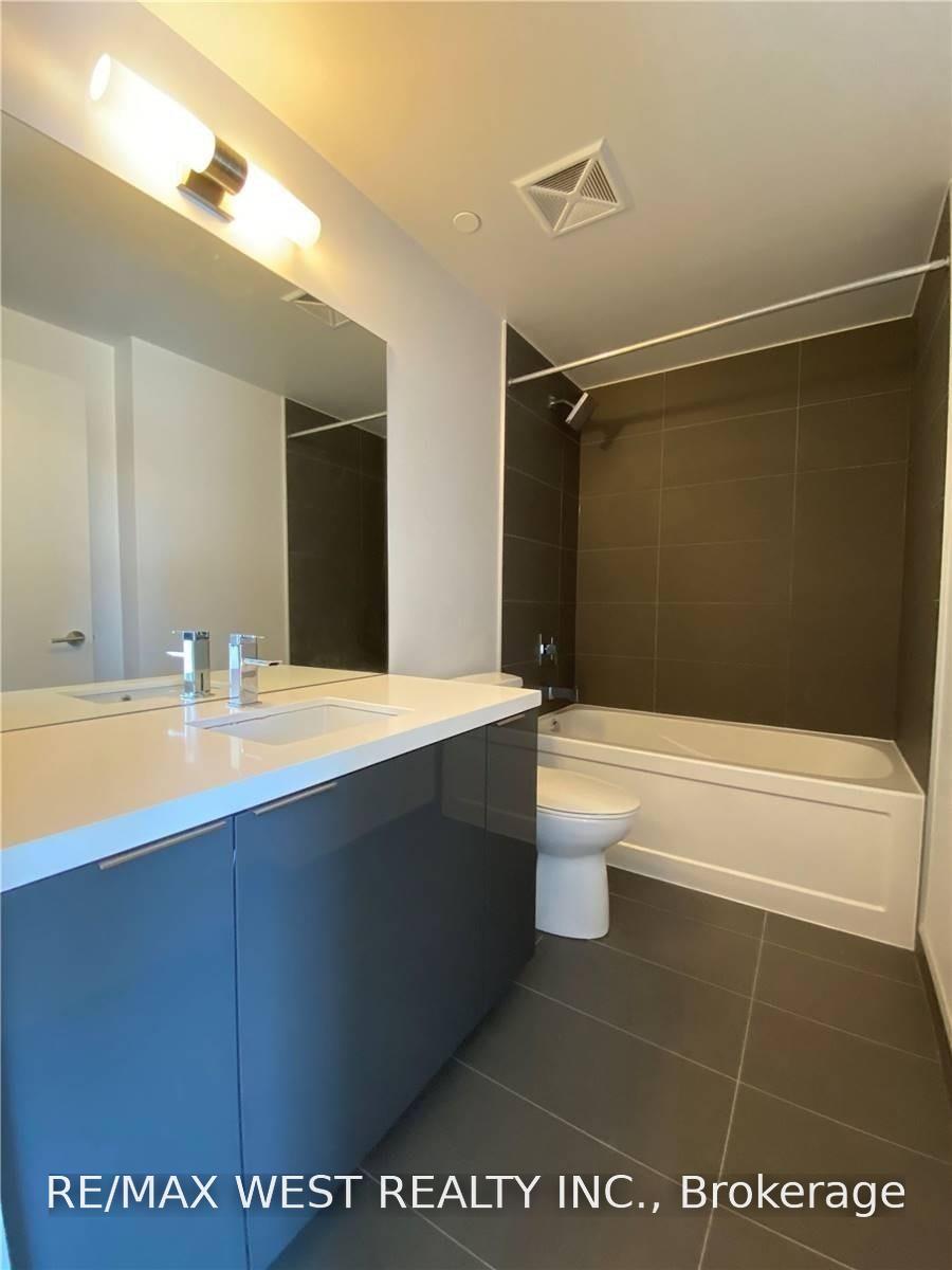 Photo 7 of Unit 909, 8 Eglinton Avenue E, Toronto, Mount Pleasant West — HOMEH