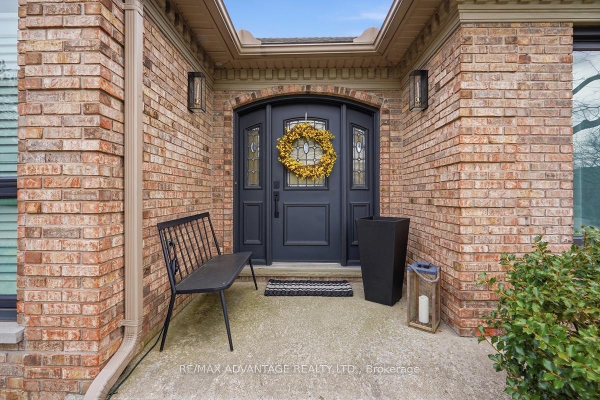 Photo 4 of 1 Smallman Drive, London, North A — HOMEH