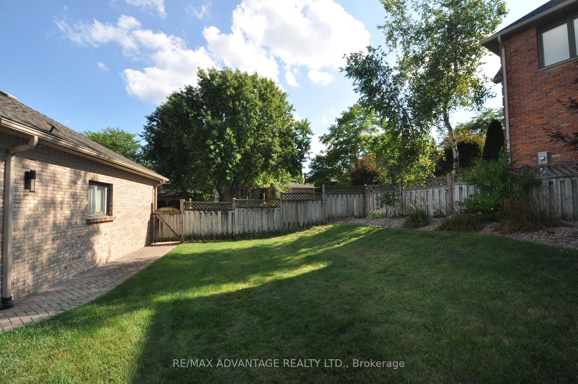 Photo 40 of 1 Smallman Drive, London, North A — HOMEH