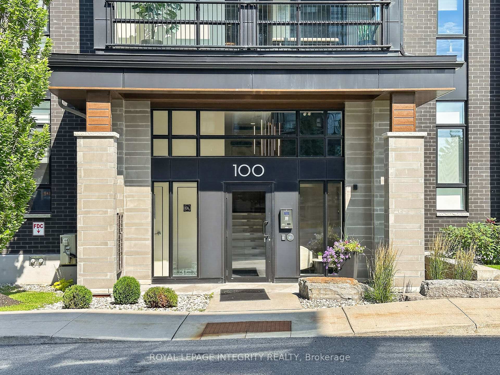 Photo 3 of Unit 303, 100 Cortile Private, Ottawa, Riverside South/Gloucester Glen — HOMEH