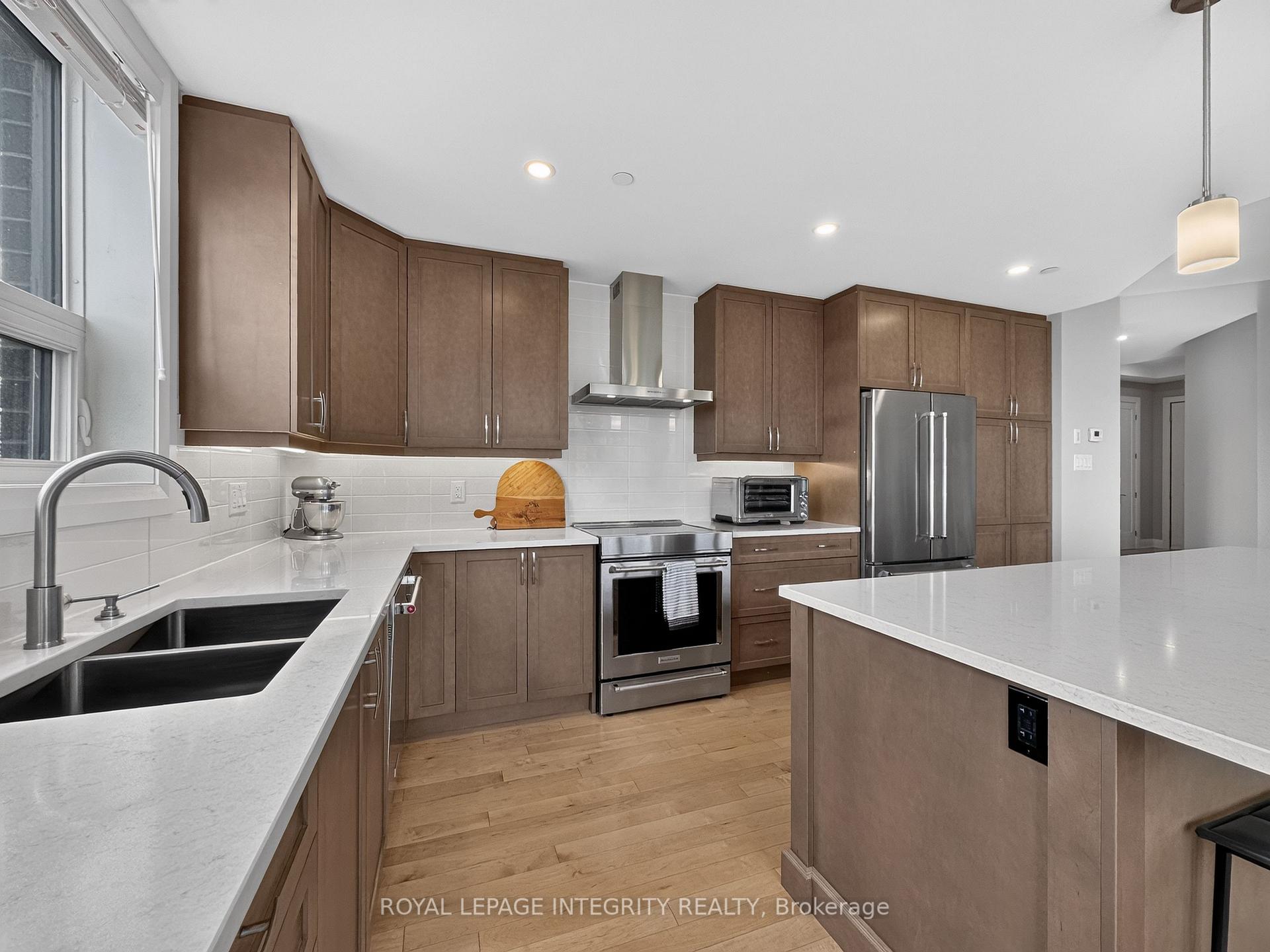 Photo 12 of Unit 303, 100 Cortile Private, Ottawa, Riverside South/Gloucester Glen — HOMEH