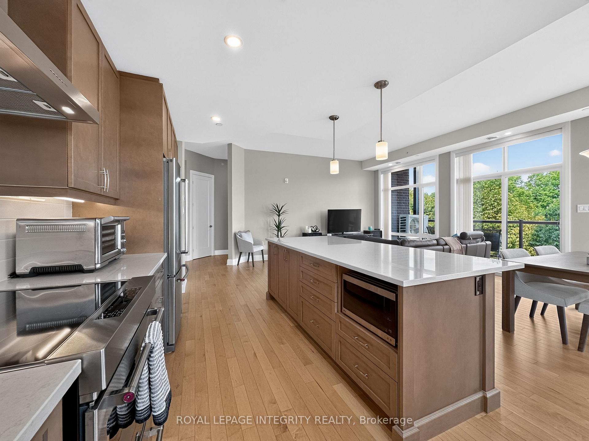 Photo 13 of Unit 303, 100 Cortile Private, Ottawa, Riverside South/Gloucester Glen — HOMEH