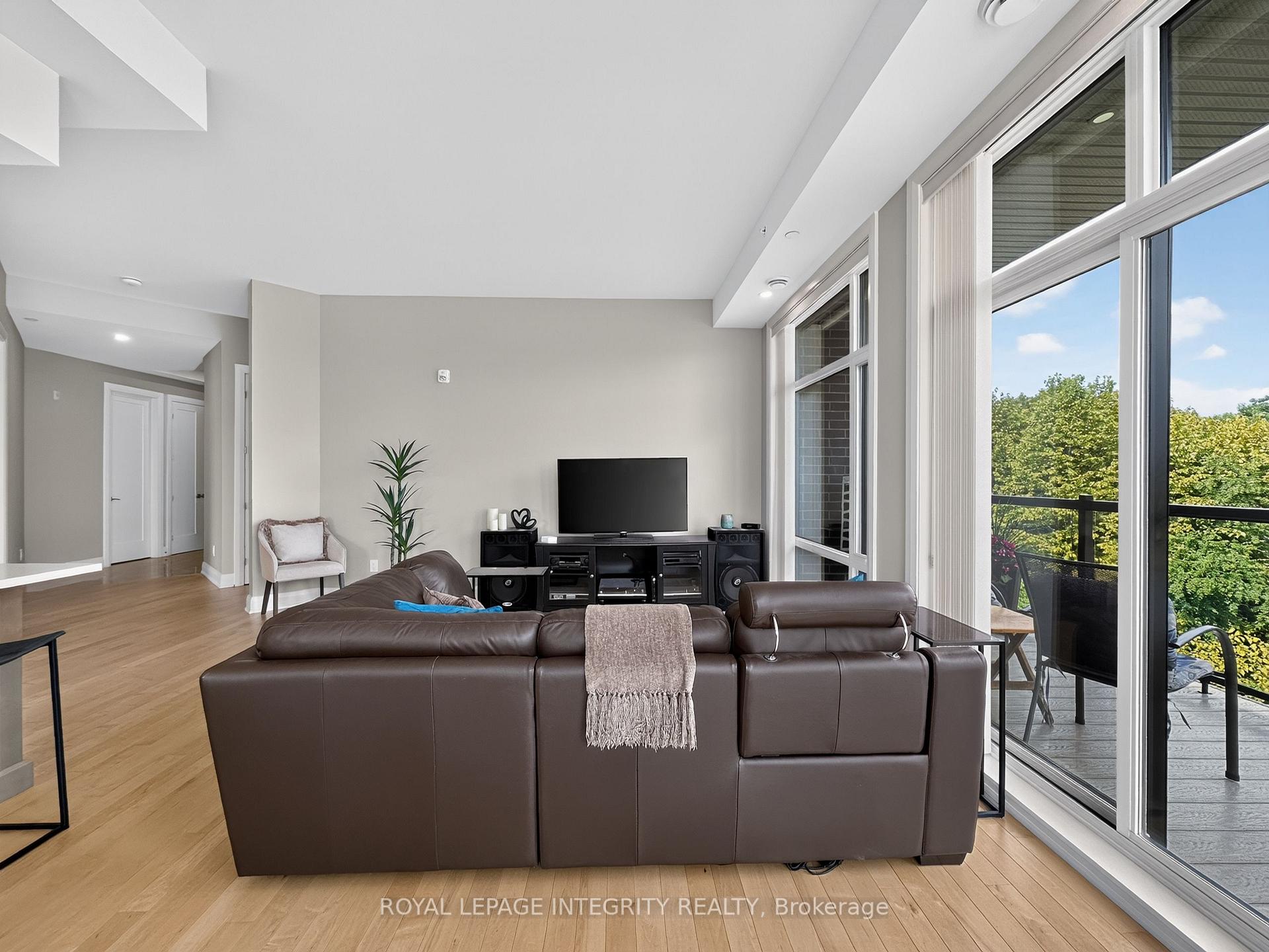 Photo 17 of Unit 303, 100 Cortile Private, Ottawa, Riverside South/Gloucester Glen — HOMEH
