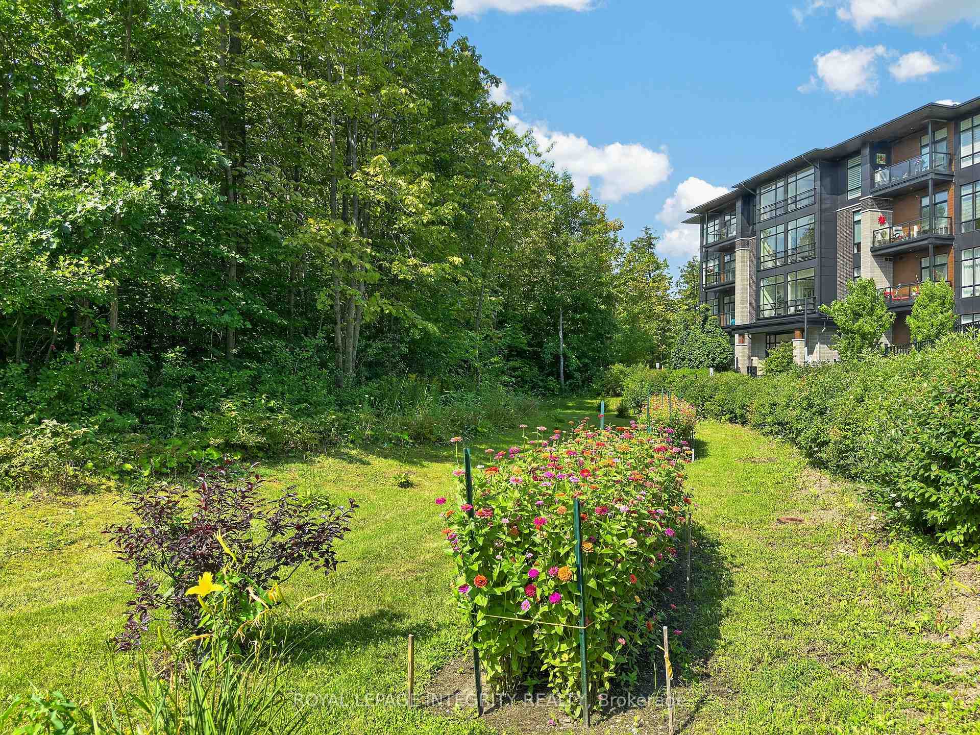 Photo 47 of Unit 303, 100 Cortile Private, Ottawa, Riverside South/Gloucester Glen — HOMEH