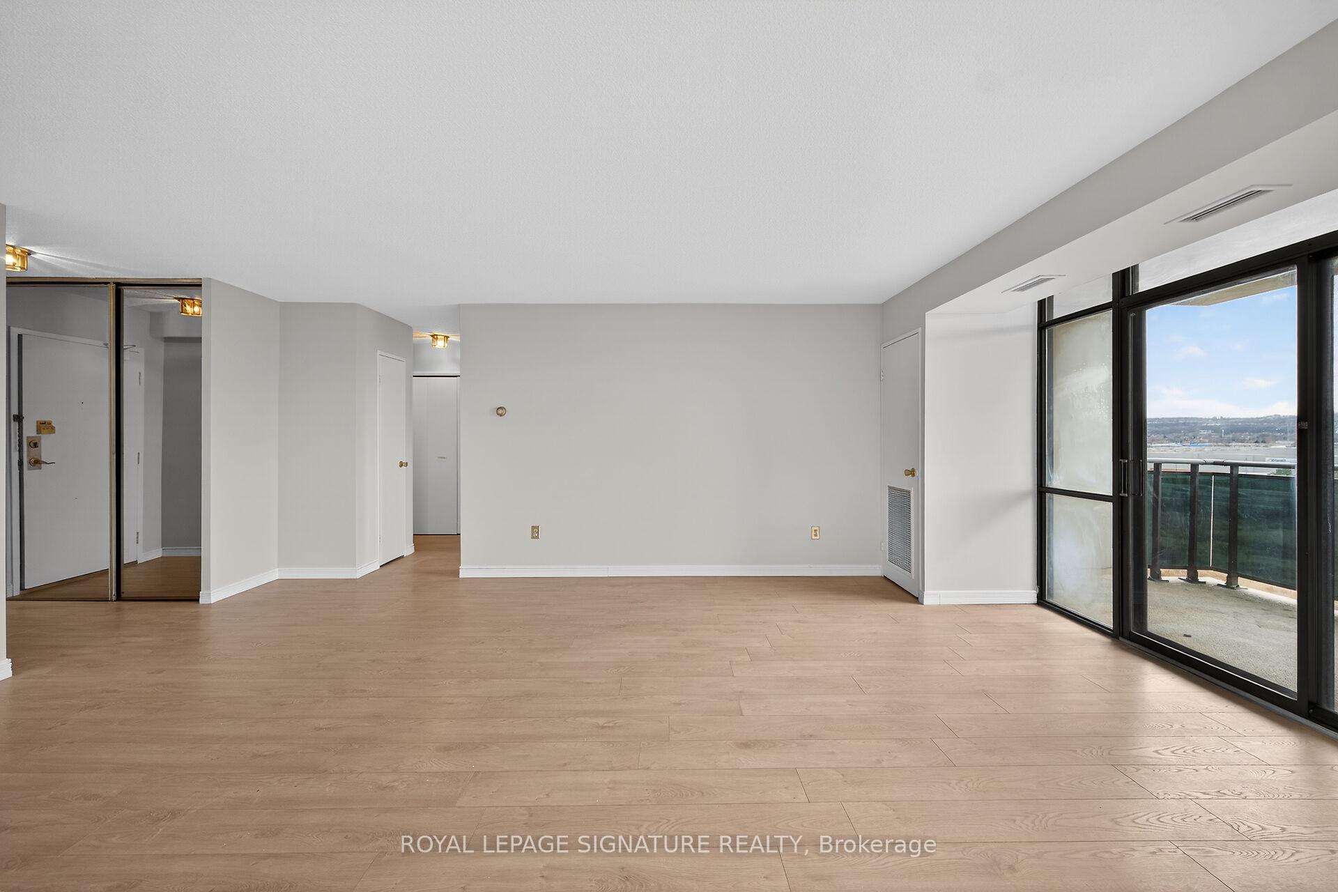 Photo 10 of Unit 907, 301 Frances Avenue, Hamilton, Lakeshore — HOMEH