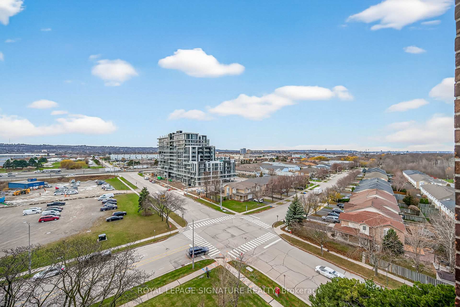 Photo 26 of Unit 907, 301 Frances Avenue, Hamilton, Lakeshore — HOMEH