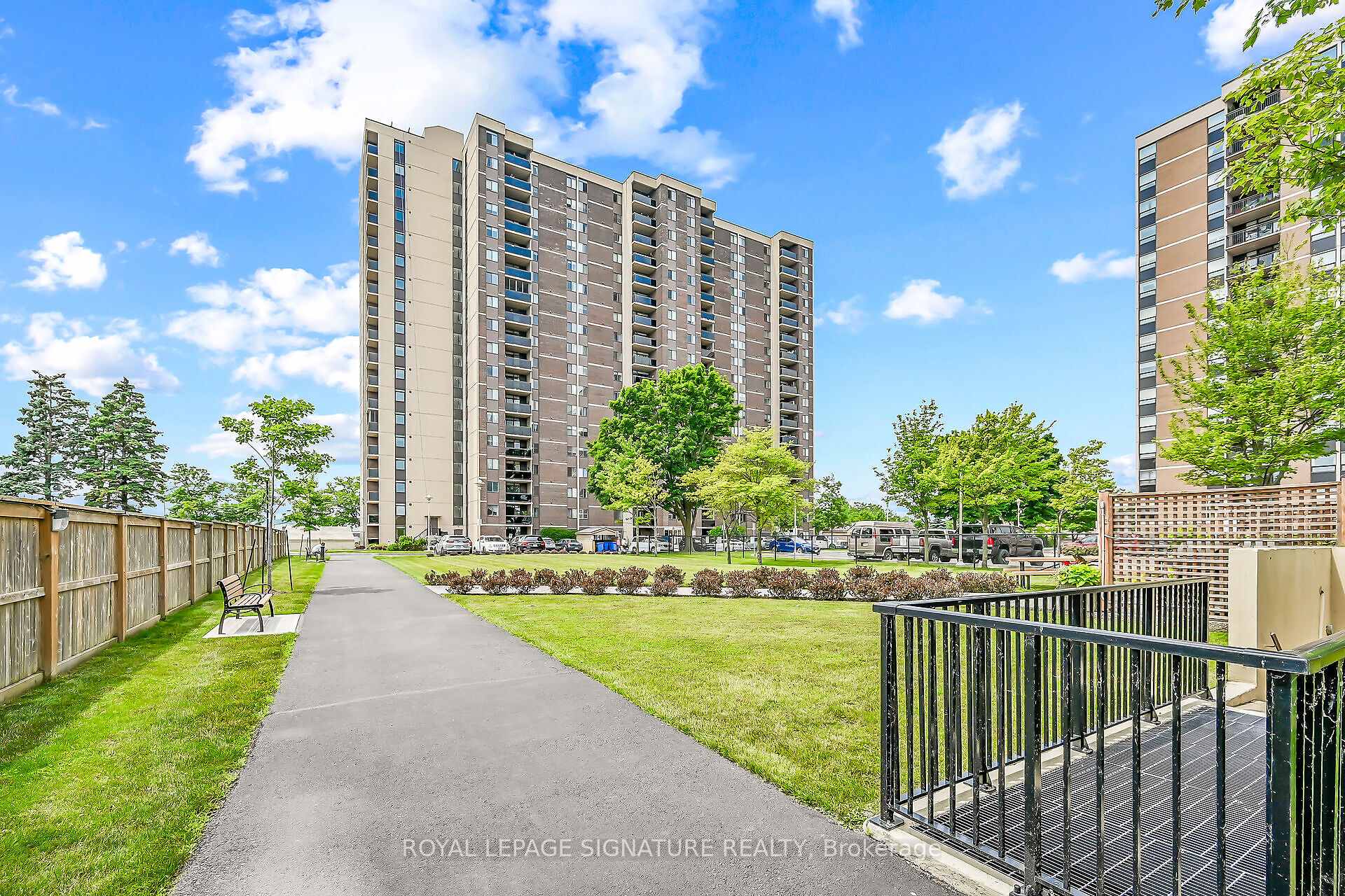 Photo 42 of Unit 907, 301 Frances Avenue, Hamilton, Lakeshore — HOMEH