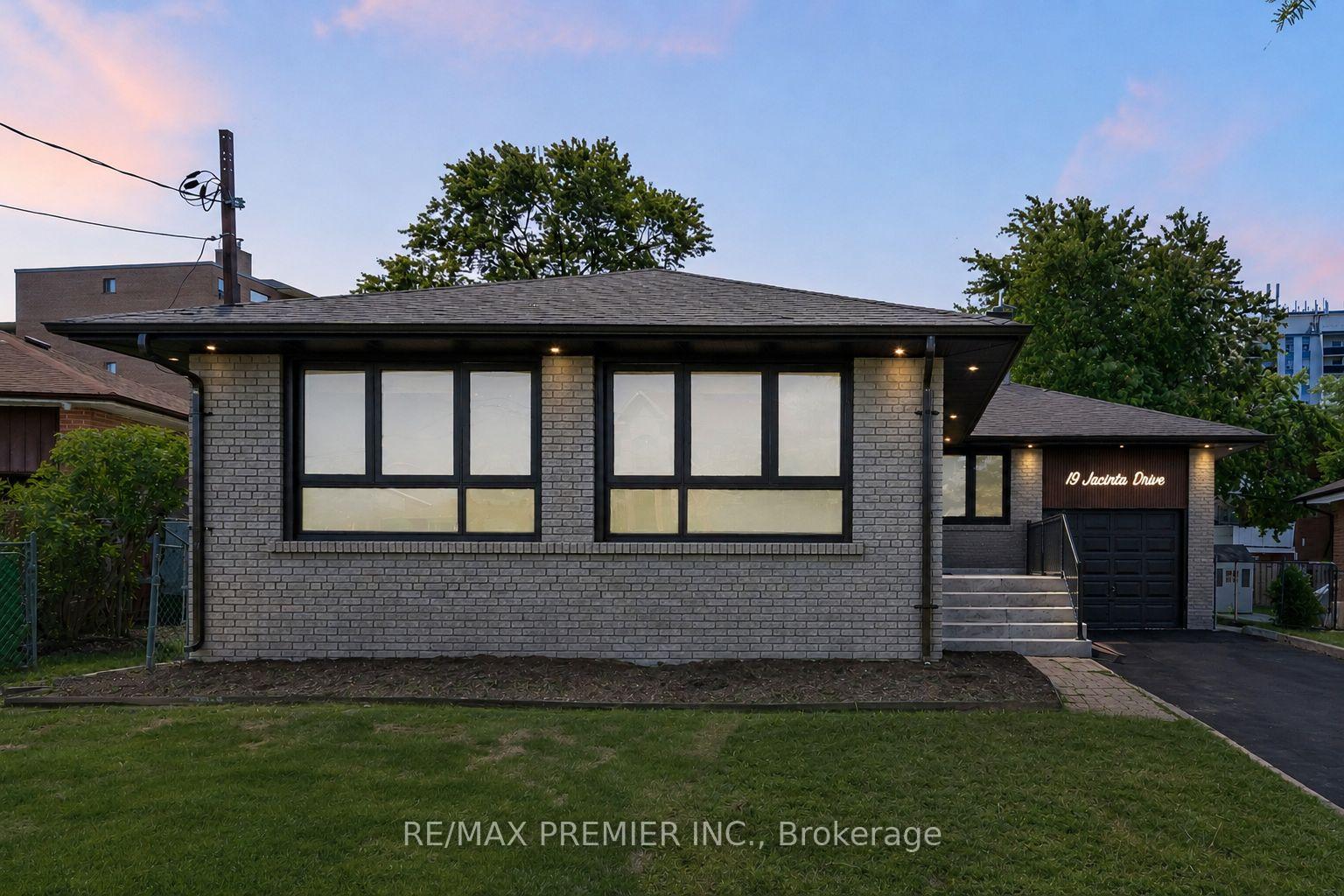Photo 2 of 19 Jacinta Drive, North York, Rustic — HOMEH