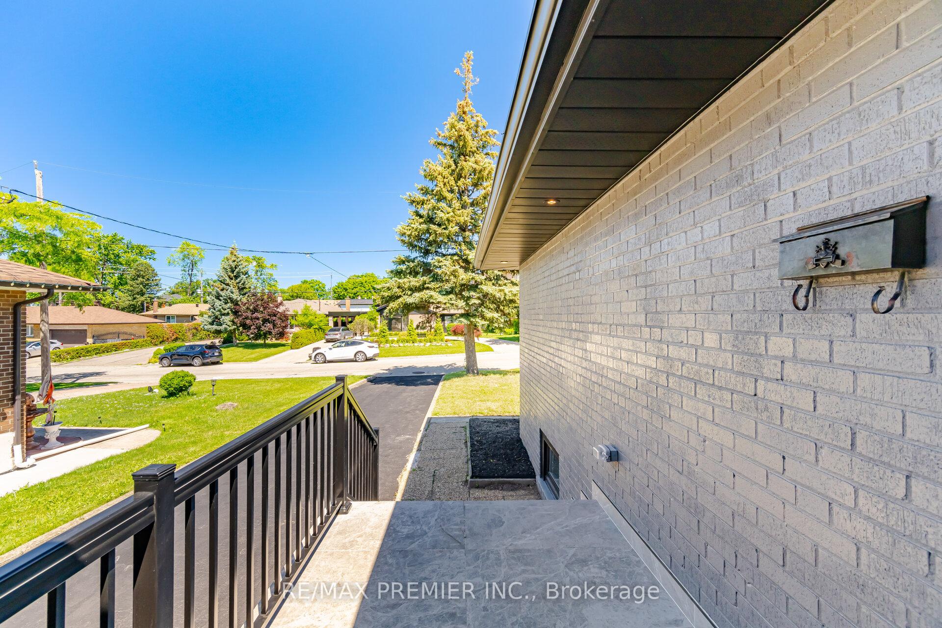 Photo 5 of 19 Jacinta Drive, North York, Rustic — HOMEH