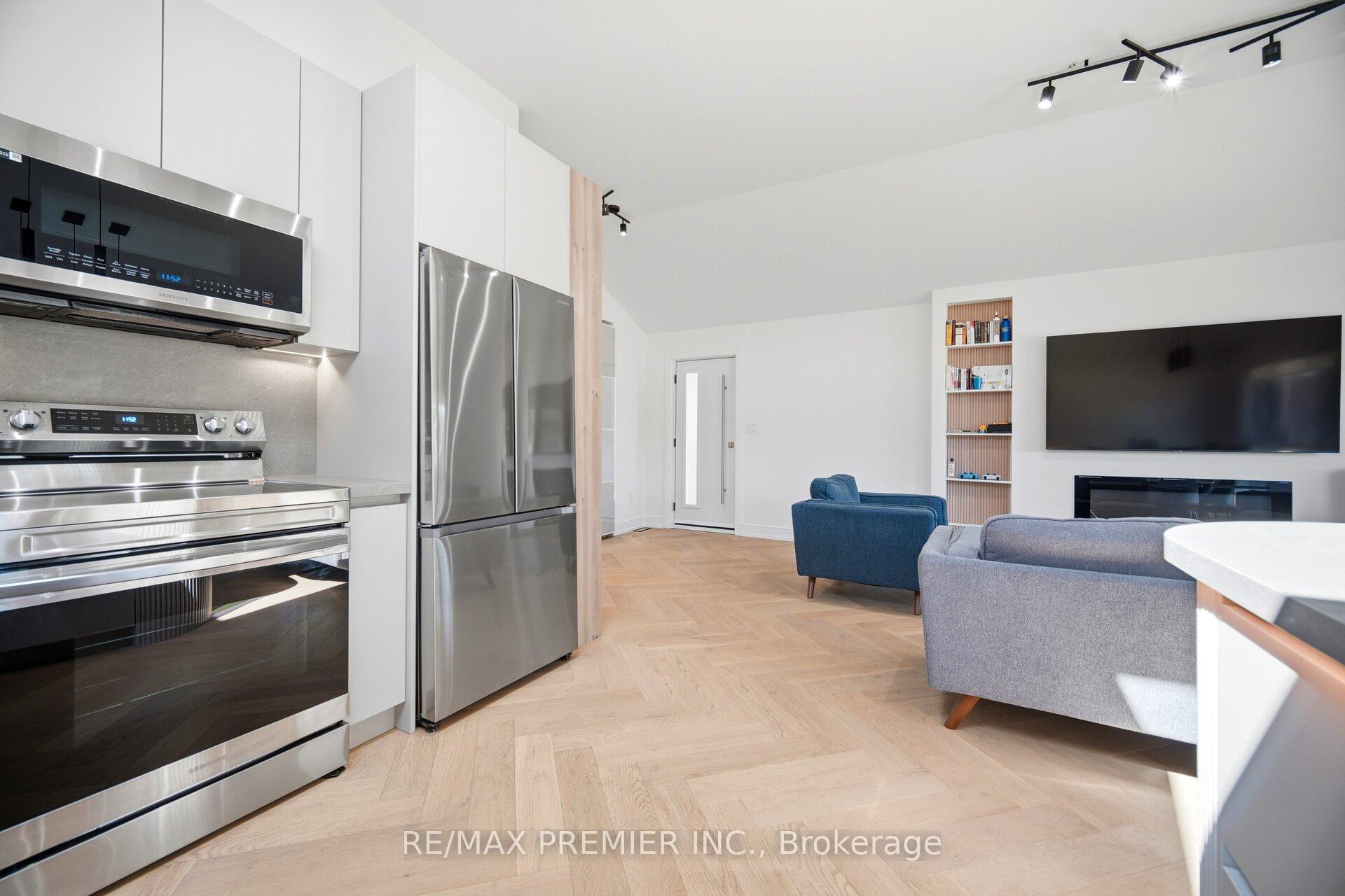 Photo 10 of 19 Jacinta Drive, North York, Rustic — HOMEH