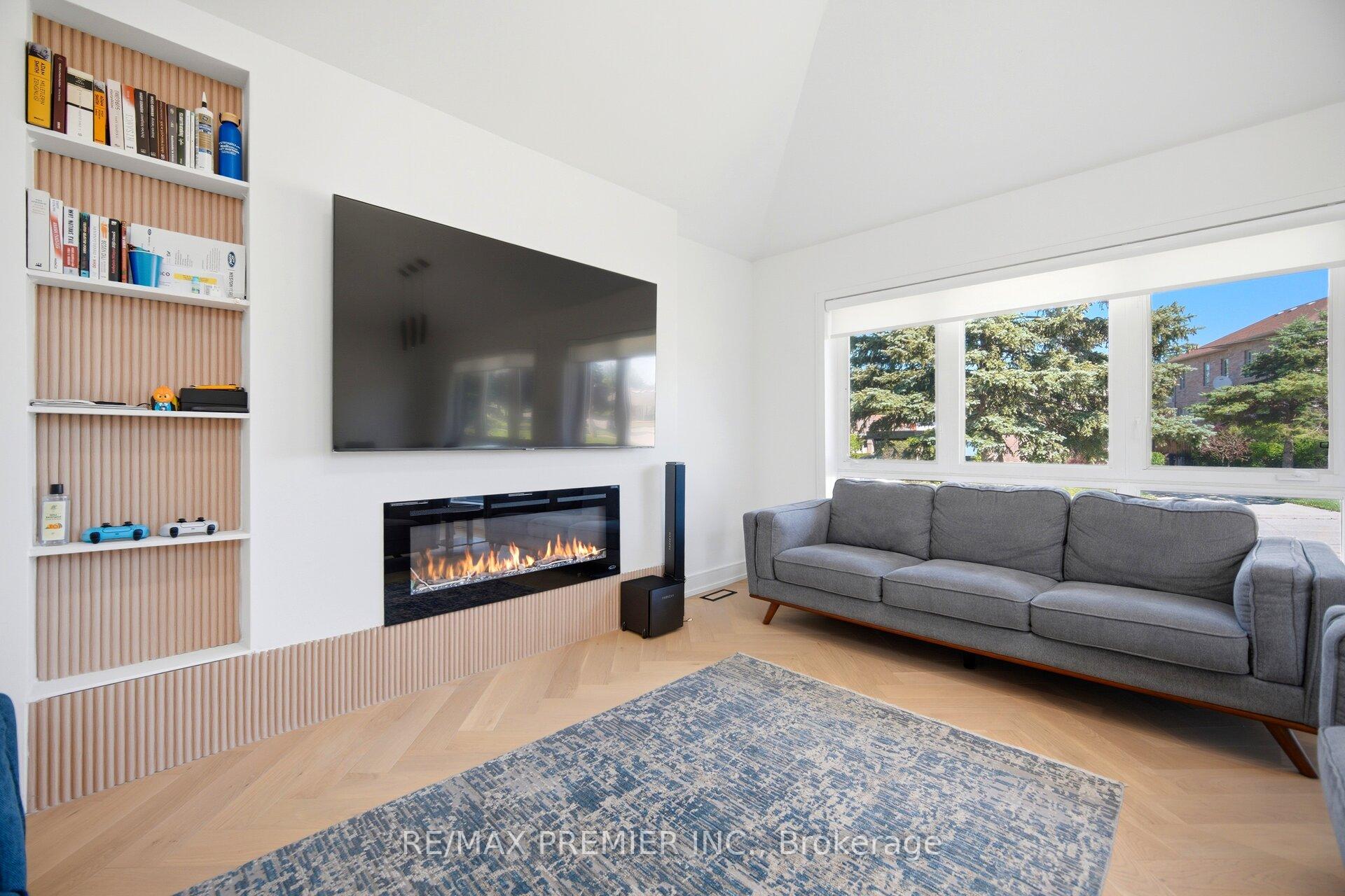 Photo 17 of 19 Jacinta Drive, North York, Rustic — HOMEH