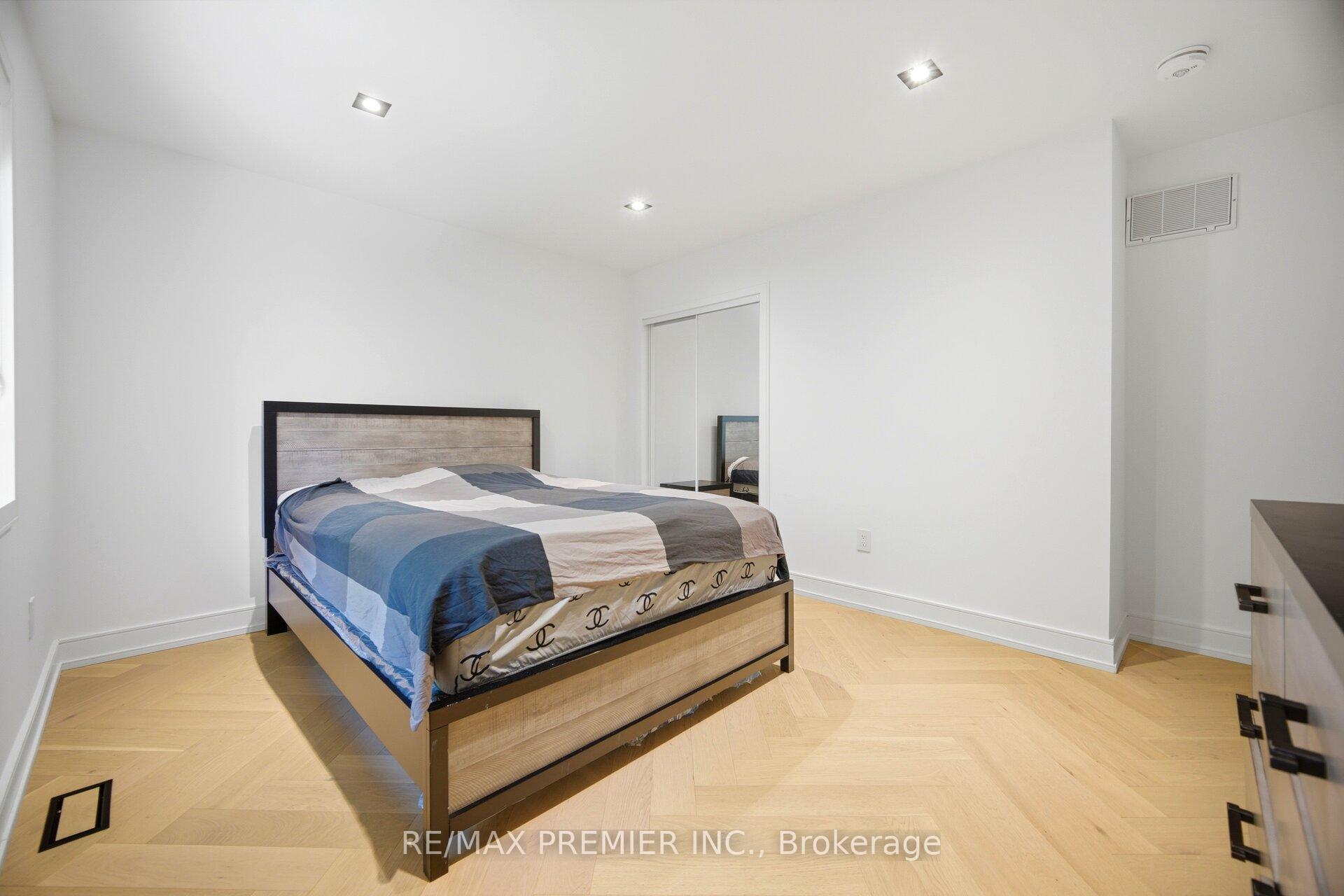 Photo 25 of 19 Jacinta Drive, North York, Rustic — HOMEH