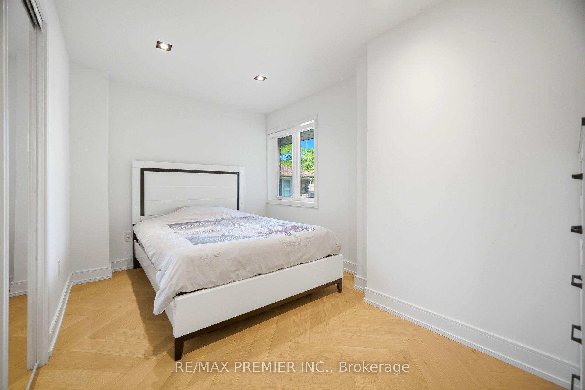 Photo 26 of 19 Jacinta Drive, North York, Rustic — HOMEH