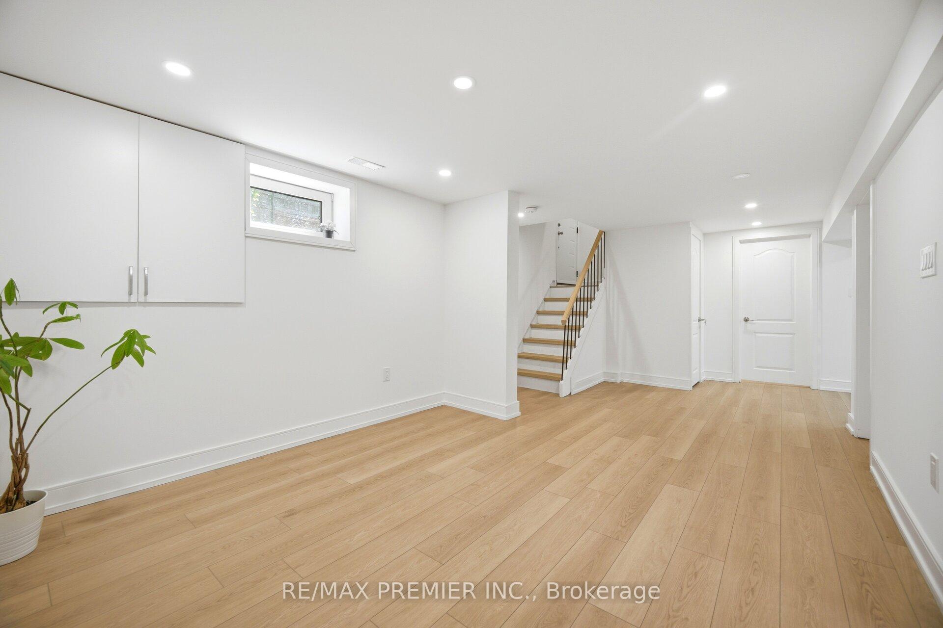 Photo 33 of 19 Jacinta Drive, North York, Rustic — HOMEH