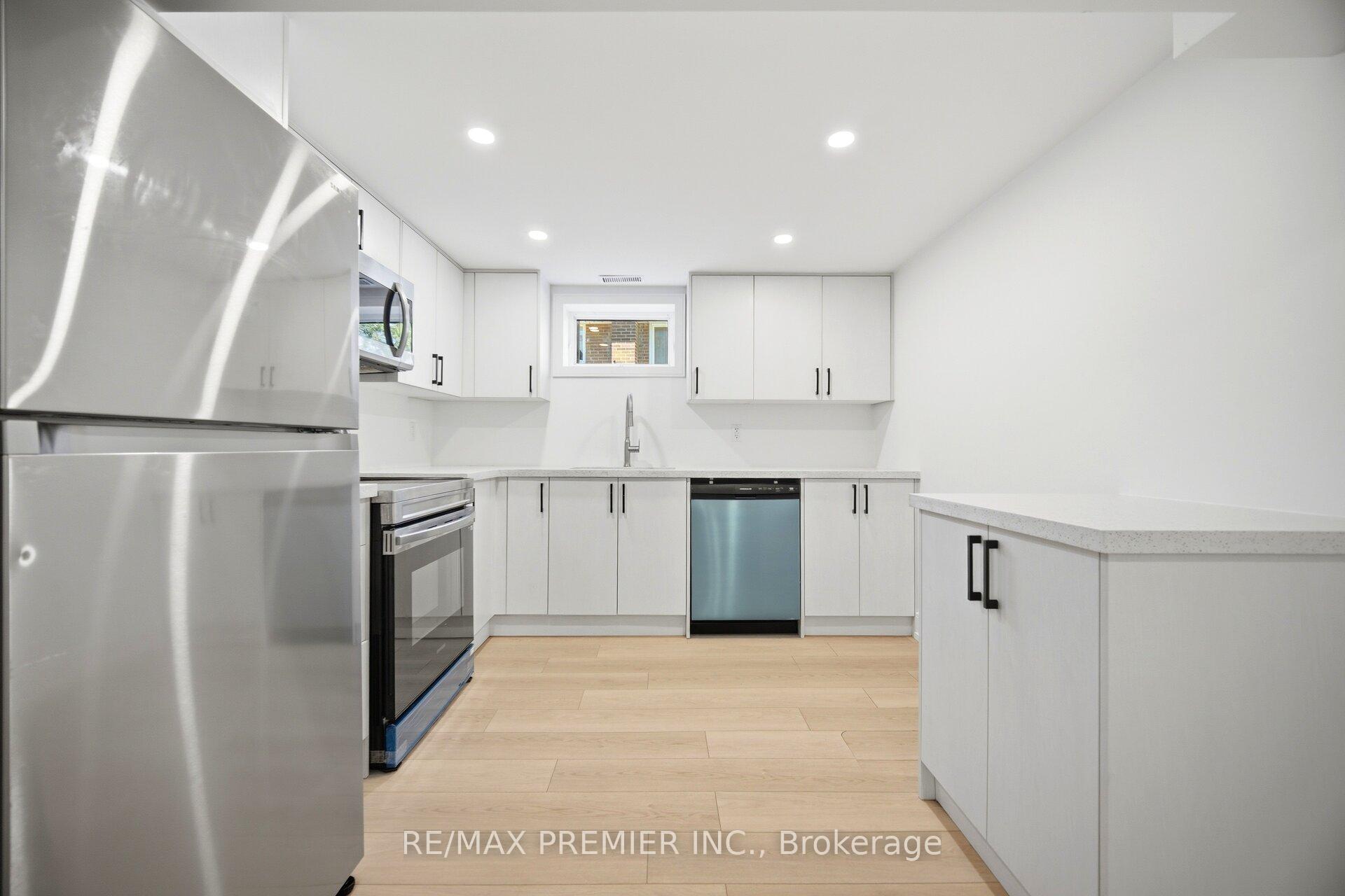 Photo 35 of 19 Jacinta Drive, North York, Rustic — HOMEH