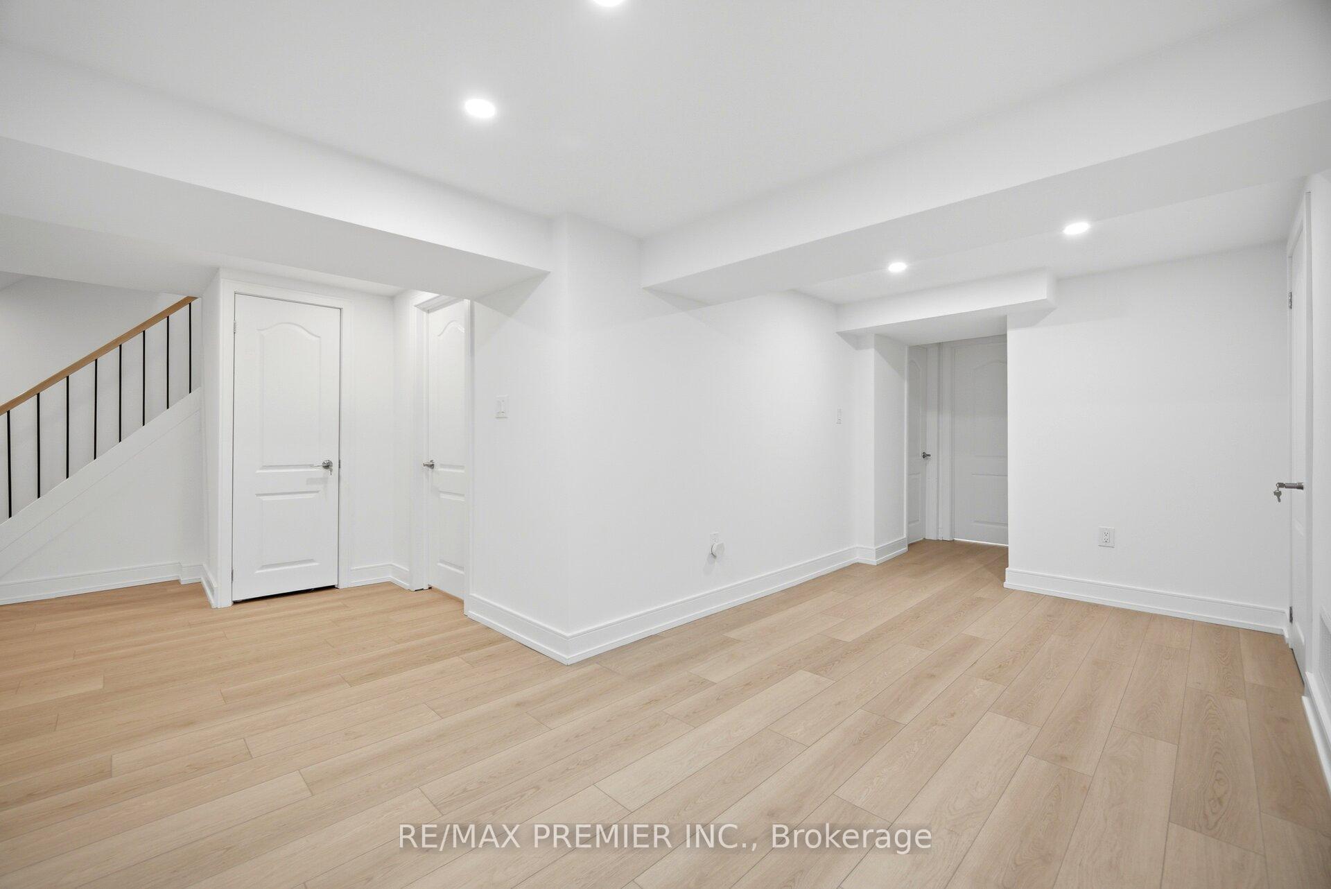 Photo 38 of 19 Jacinta Drive, North York, Rustic — HOMEH