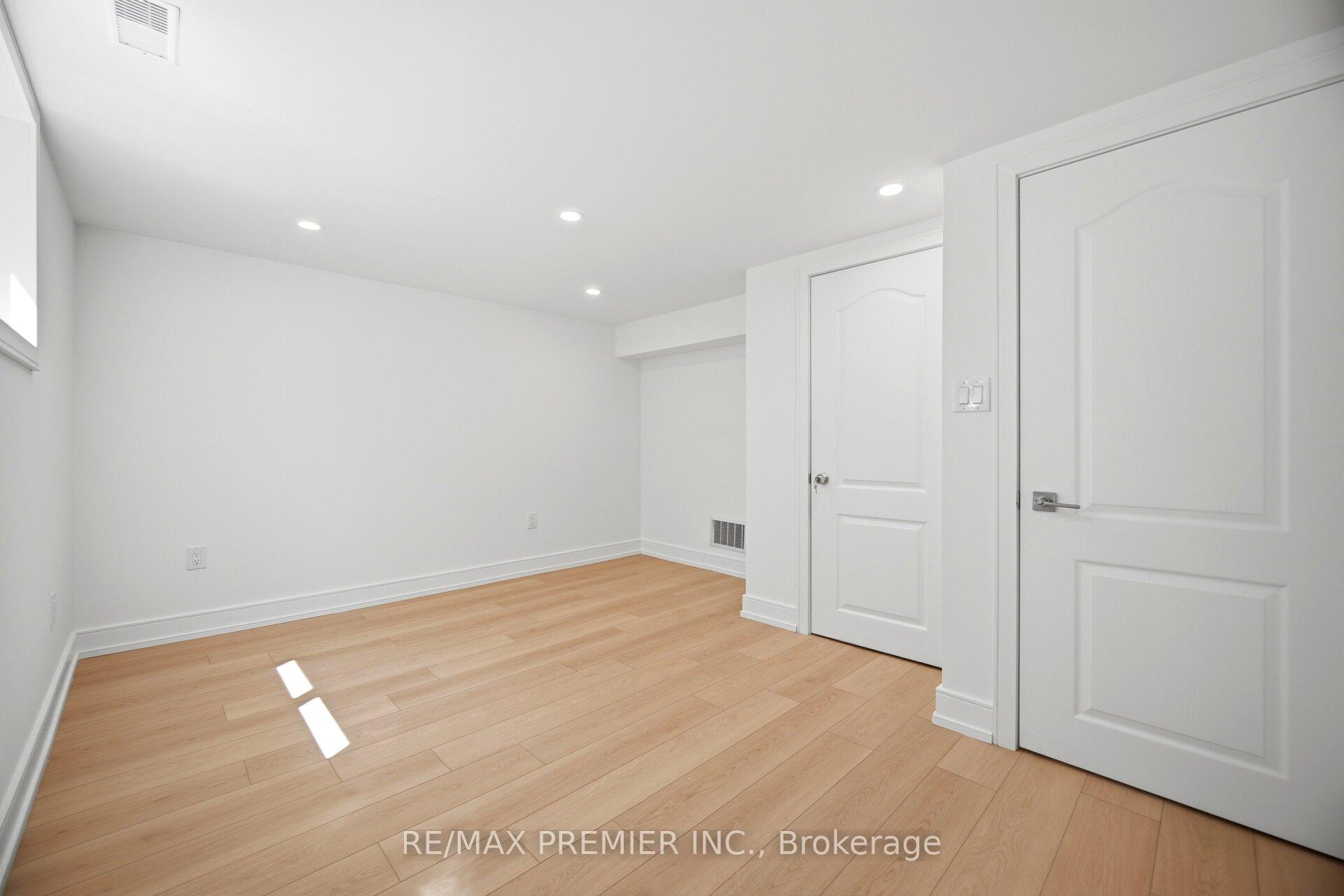 Photo 41 of 19 Jacinta Drive, North York, Rustic — HOMEH