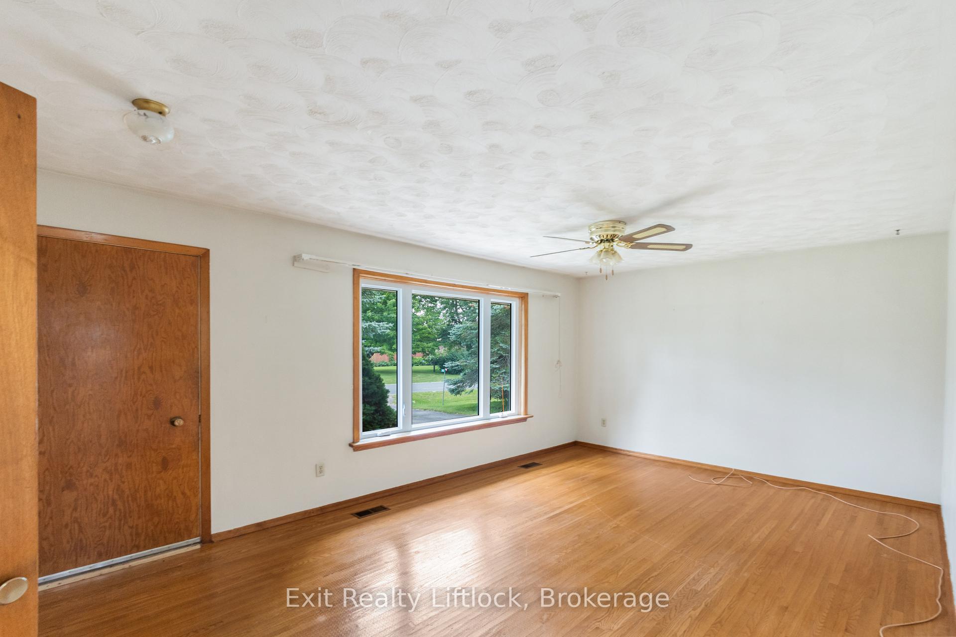 Photo 6 of 745 Baltic Drive, Selwyn — HOMEH