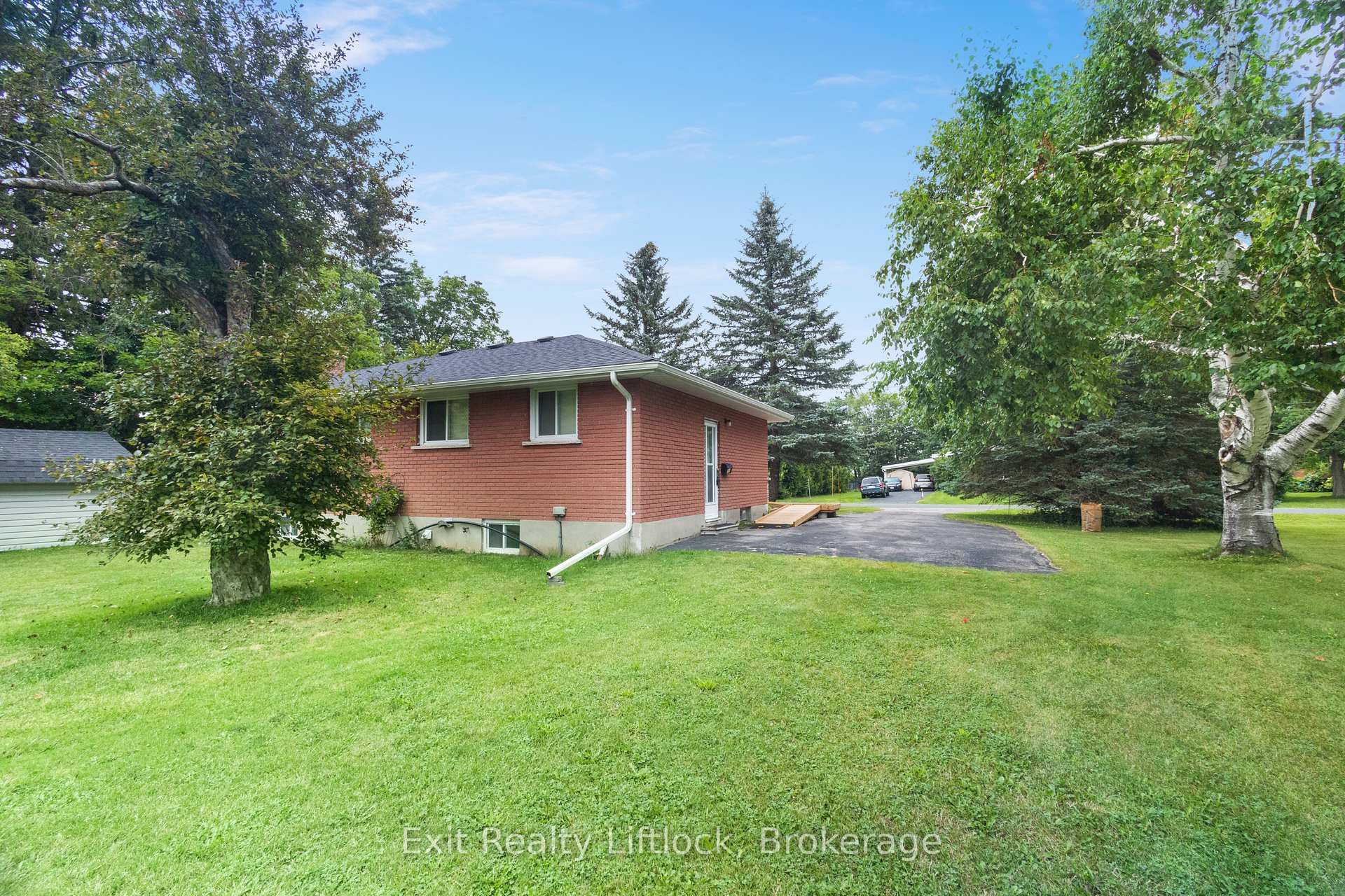 Photo 22 of 745 Baltic Drive, Selwyn — HOMEH