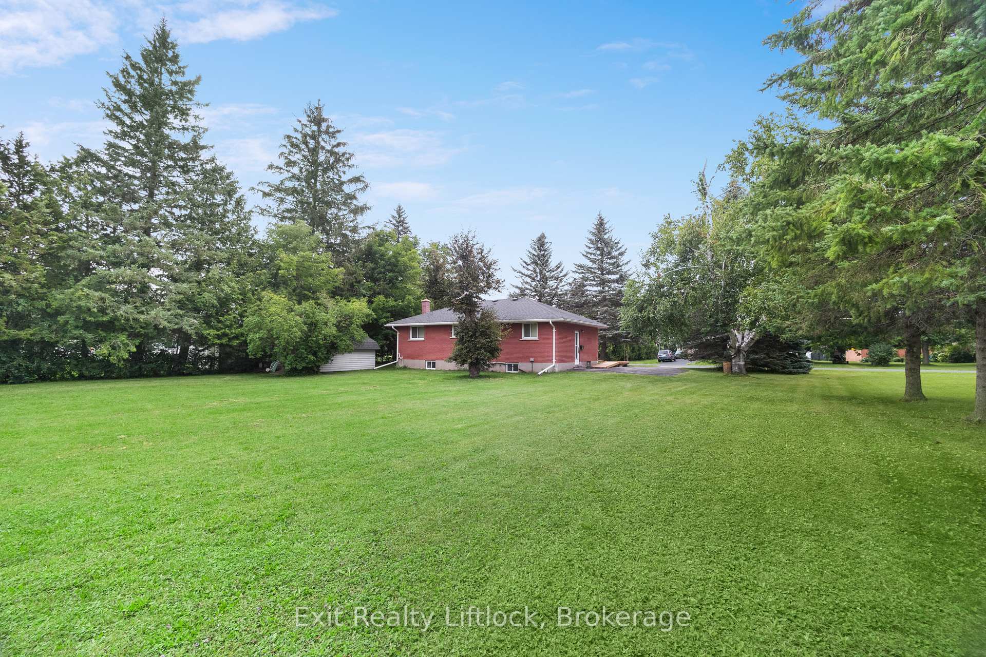 Photo 23 of 745 Baltic Drive, Selwyn — HOMEH
