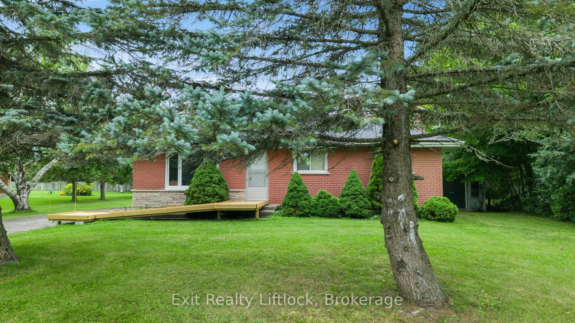 Photo 4 of 745 Baltic Drive, Selwyn — HOMEH