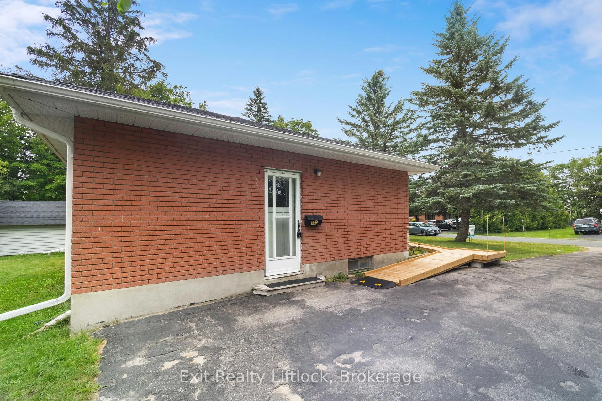 Photo 25 of 745 Baltic Drive, Selwyn — HOMEH