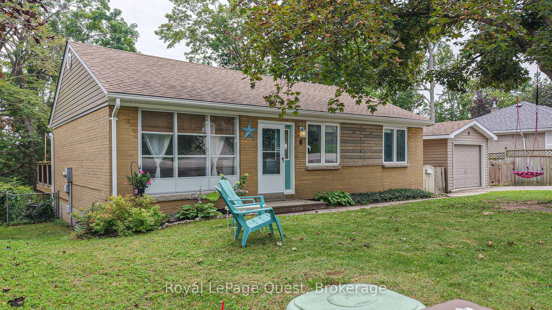 Photo 2 of 5 Karen Crescent, Orillia — HOMEH