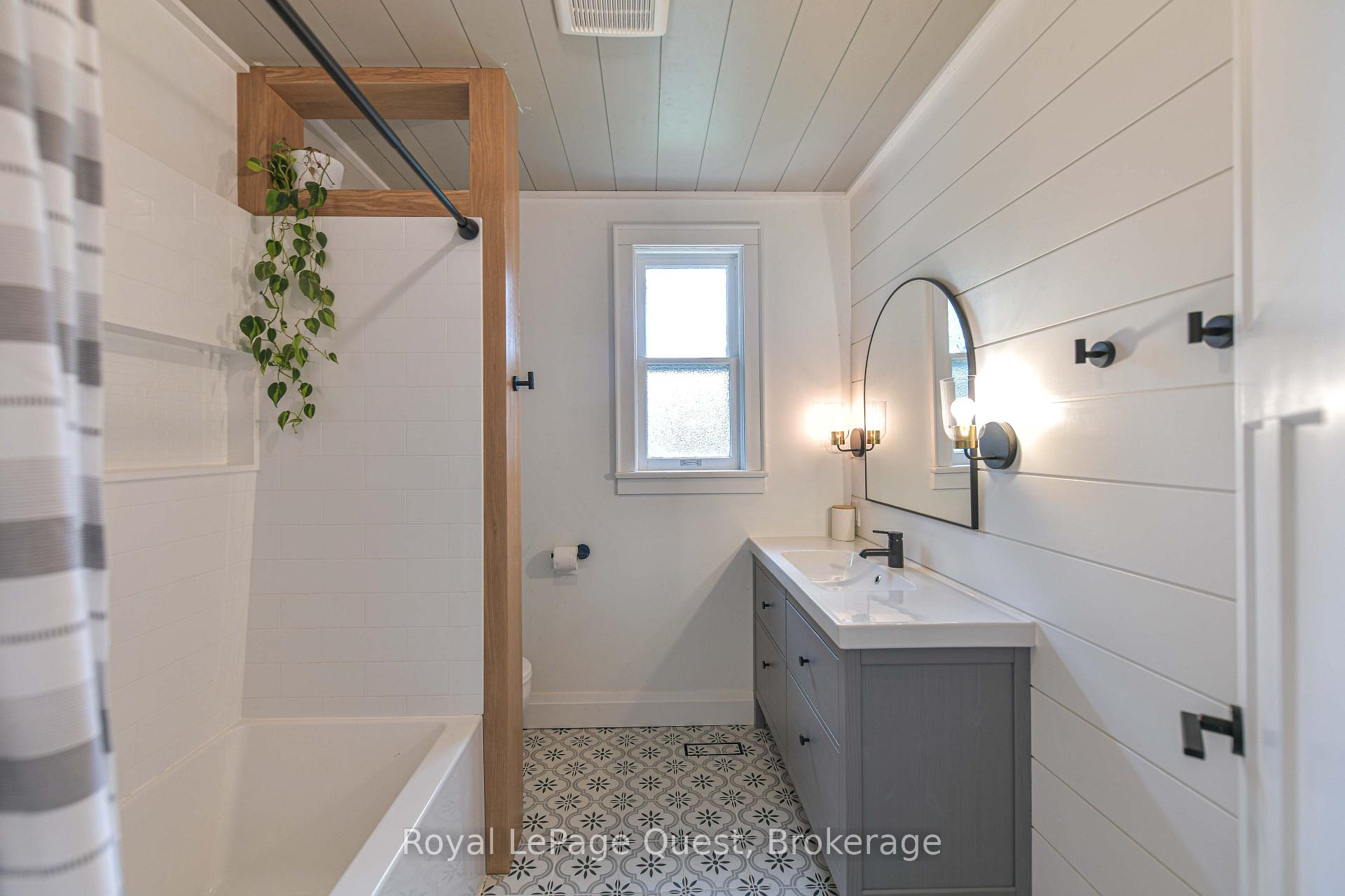 Photo 15 of 5 Karen Crescent, Orillia — HOMEH