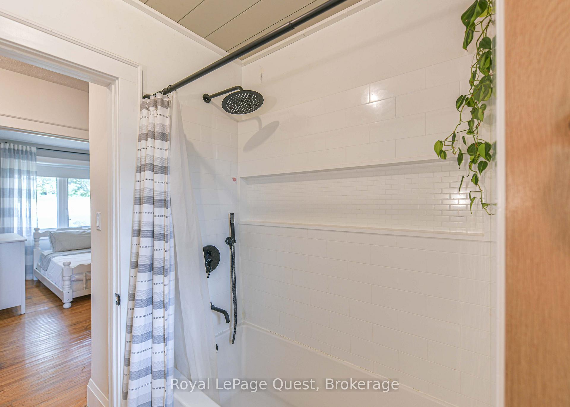 Photo 16 of 5 Karen Crescent, Orillia — HOMEH