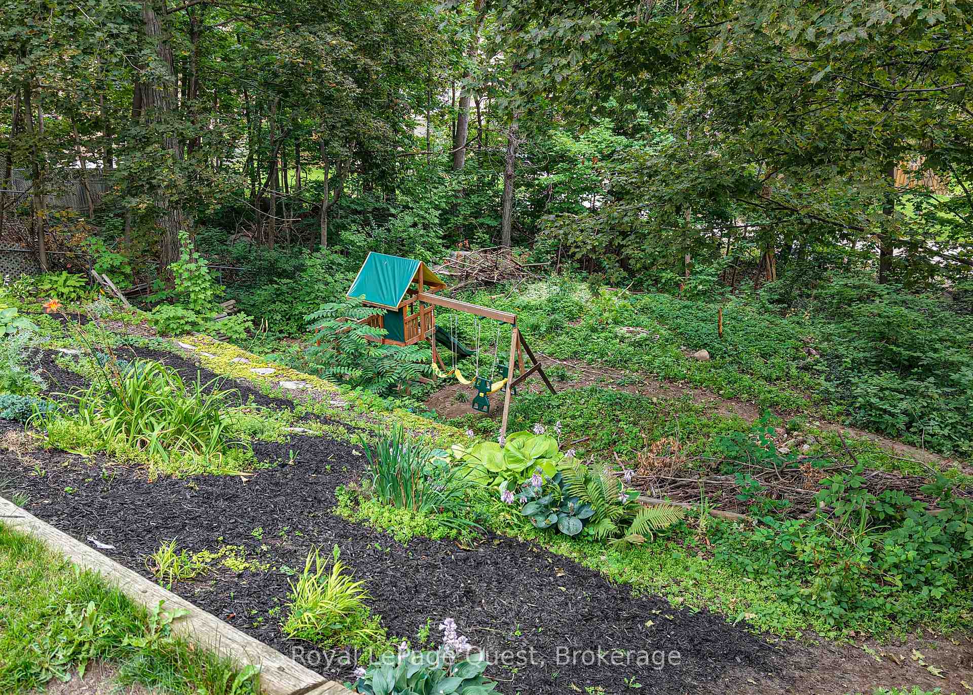 Photo 26 of 5 Karen Crescent, Orillia — HOMEH