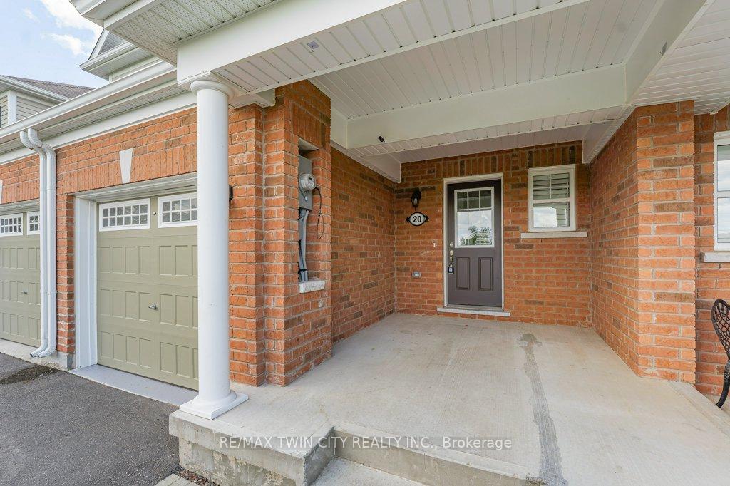 Photo 3 of Unit 20, 455 Guelph Avenue, Cambridge, Silver Heights — HOMEH