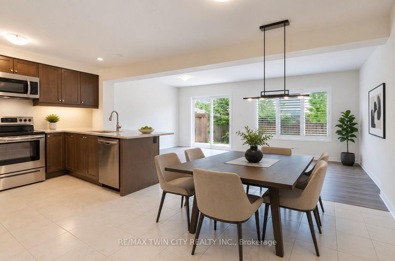 Photo 8 of Unit 20, 455 Guelph Avenue, Cambridge, Silver Heights — HOMEH