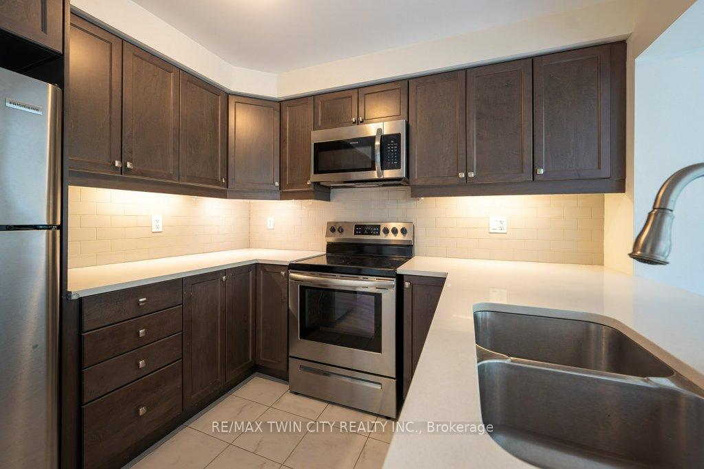 Photo 11 of Unit 20, 455 Guelph Avenue, Cambridge, Silver Heights — HOMEH