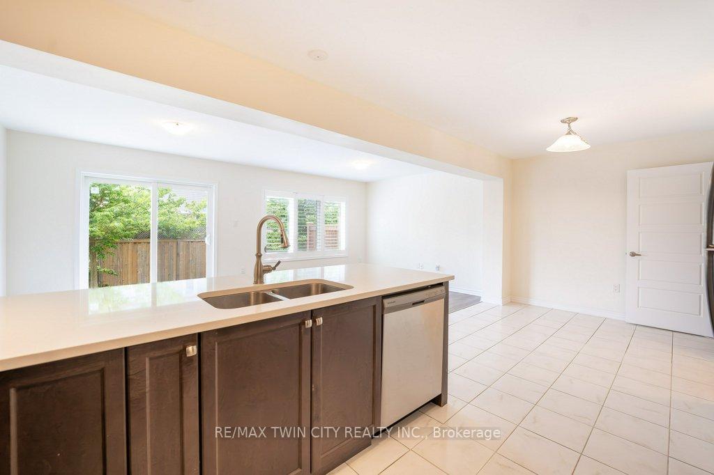 Photo 12 of Unit 20, 455 Guelph Avenue, Cambridge, Silver Heights — HOMEH