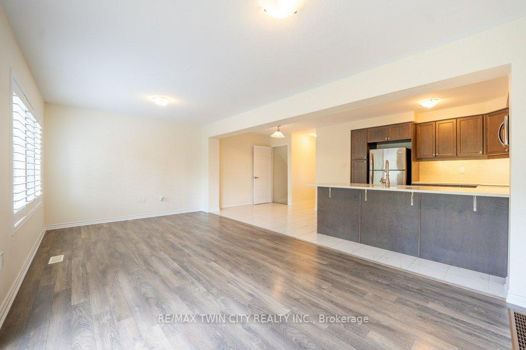 Photo 14 of Unit 20, 455 Guelph Avenue, Cambridge, Silver Heights — HOMEH