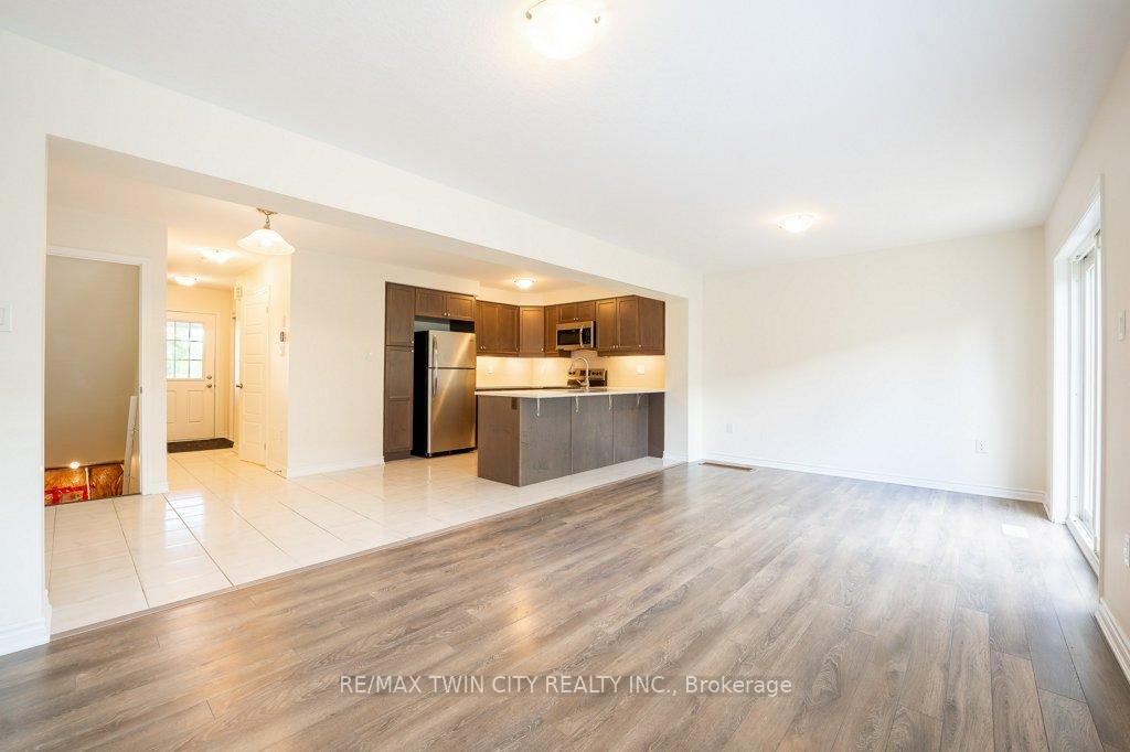 Photo 16 of Unit 20, 455 Guelph Avenue, Cambridge, Silver Heights — HOMEH
